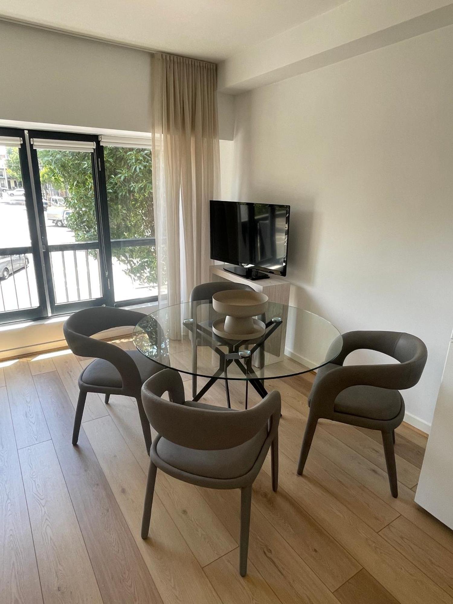 Apartment Spacious And Bright 2bdr Next To Qvm In Cbd, Parking