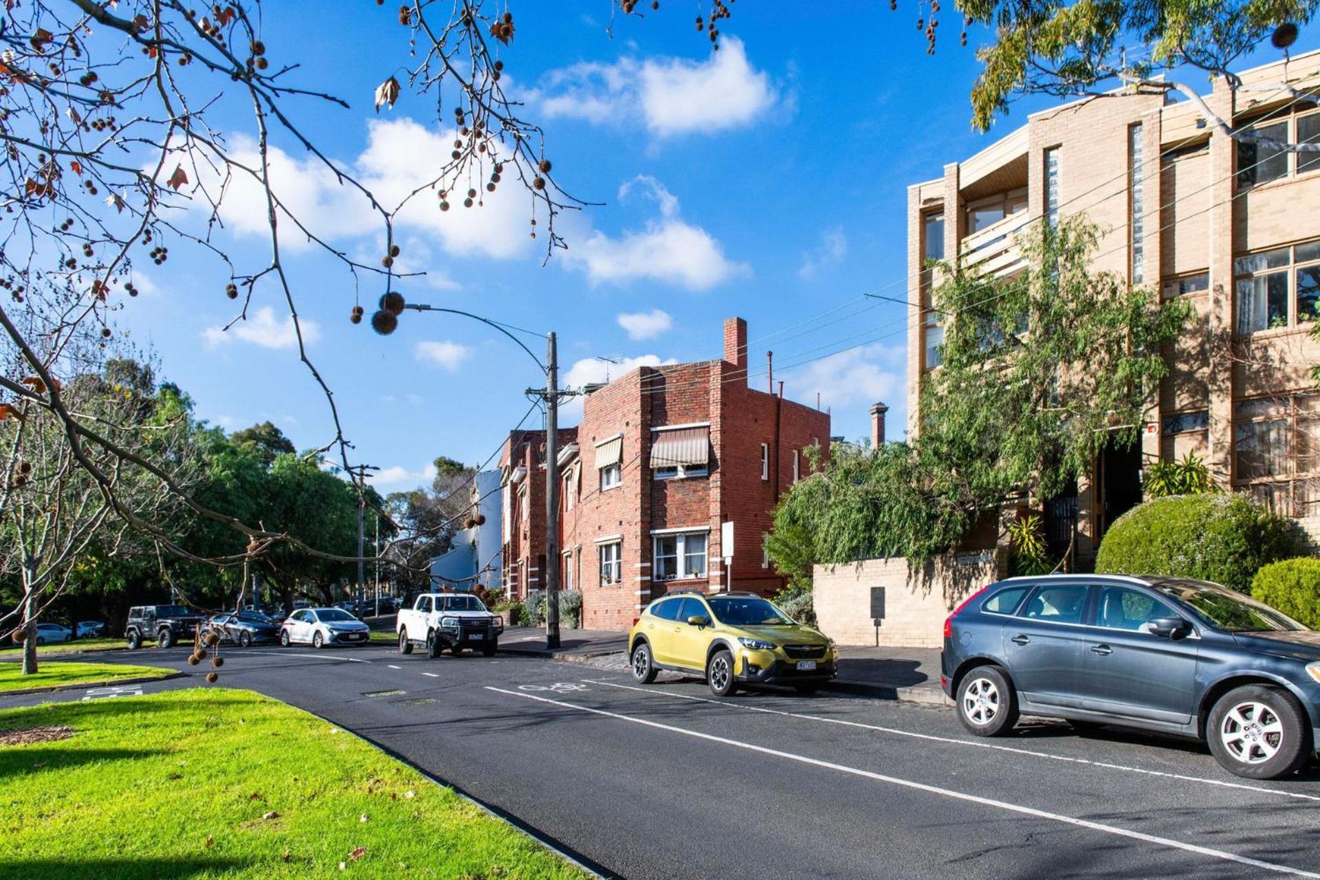 2br In Parkville Steps From Royal Park * Melbourne