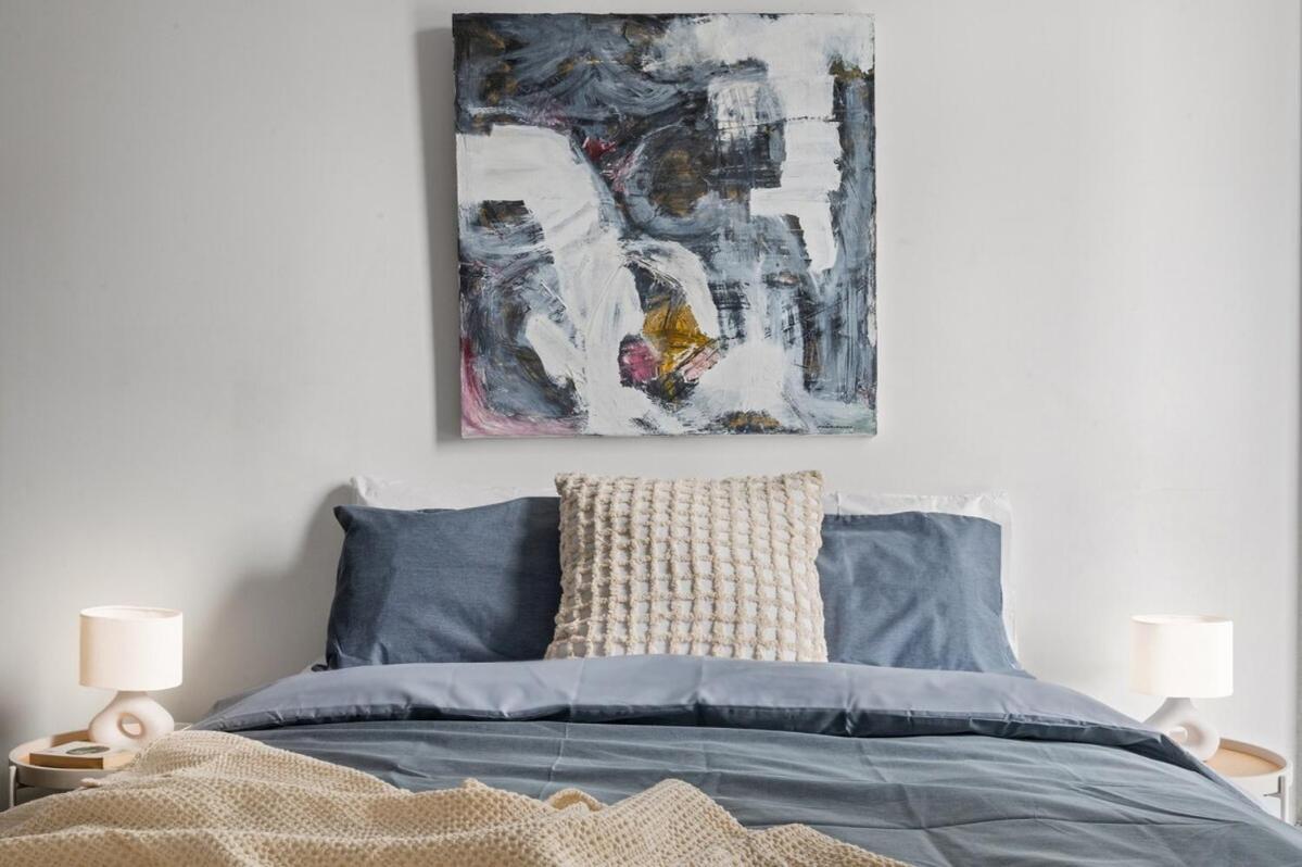 Comfy 2br, Skyhigh Views, Pool And Gym Apartment *