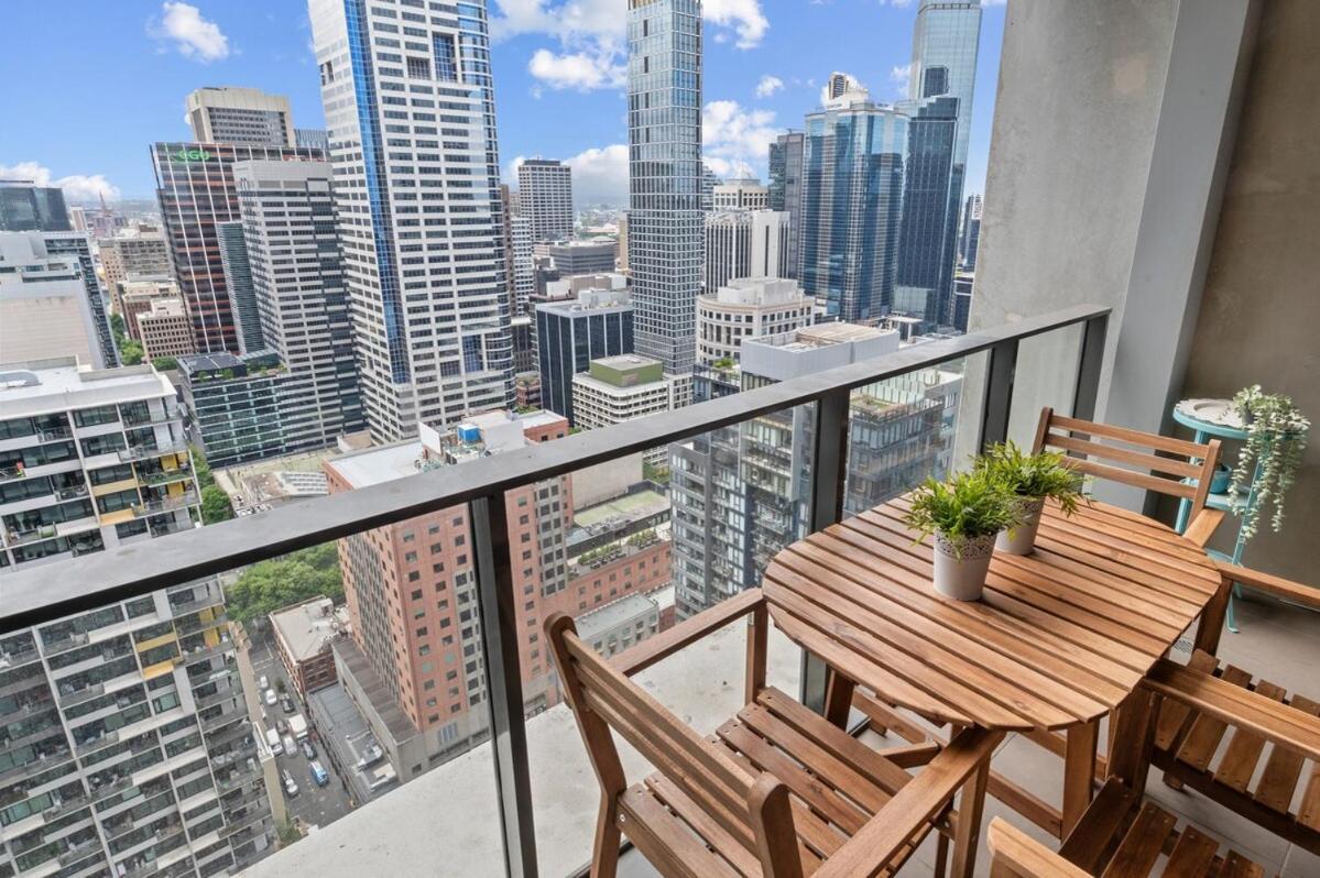 Comfy 2br, Skyhigh Views, Pool And Gym Apartment *