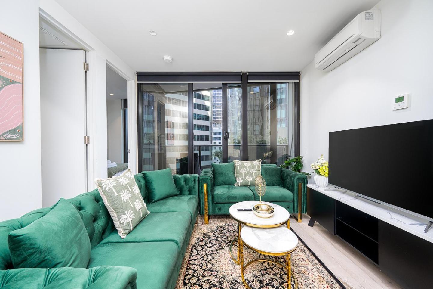 Luxury Free Car Park, Pool, Gym, Sauna, Steam Apartment Melbourne