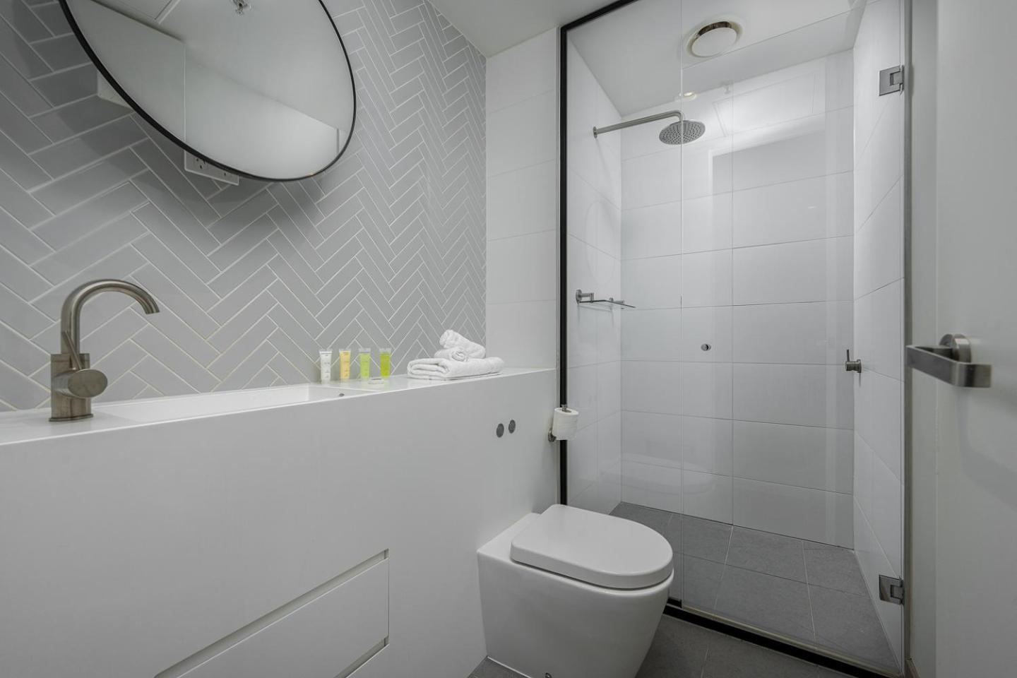 Luxury Free Car Park, Pool, Gym, Sauna, Steam Melbourne