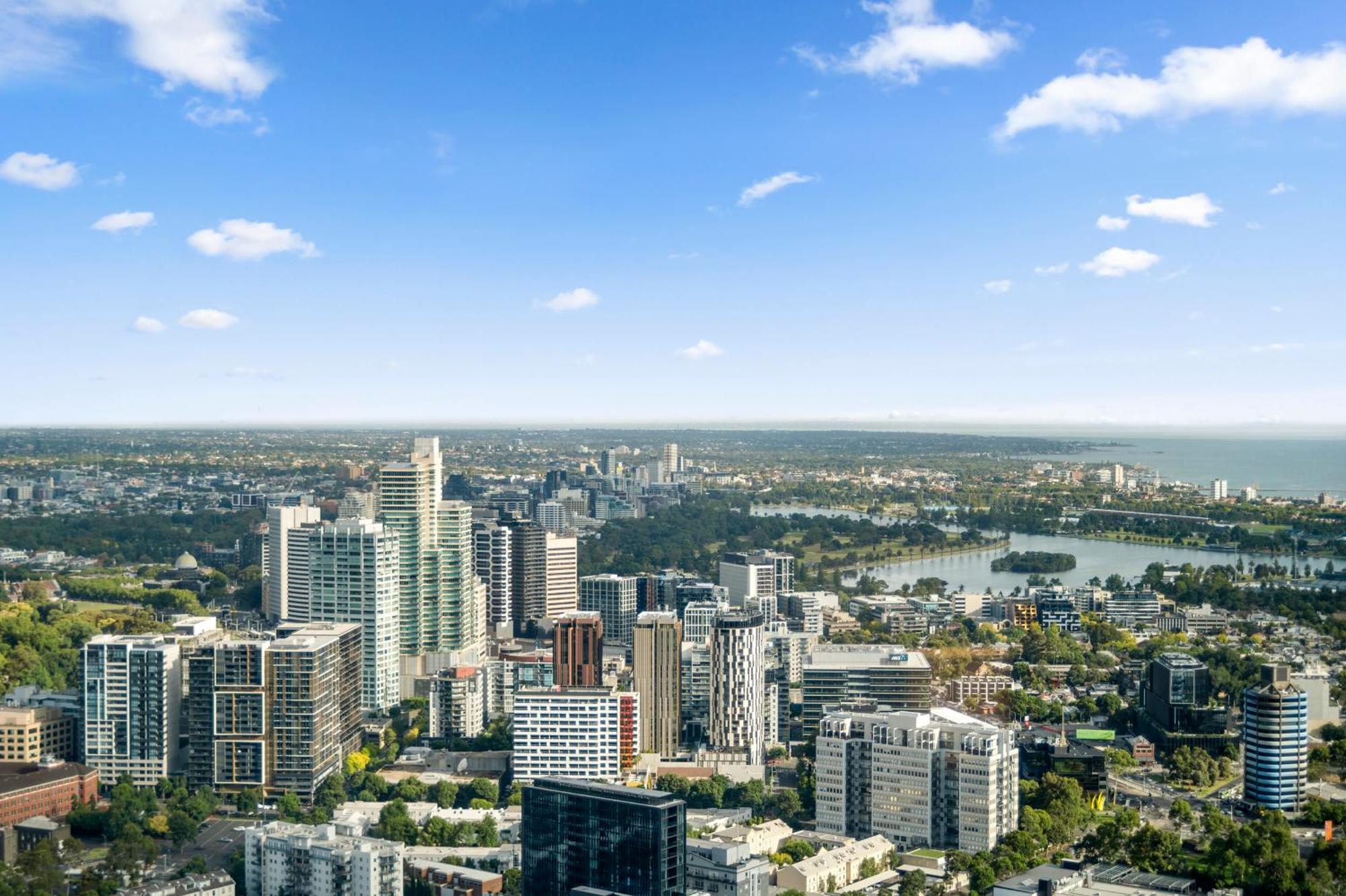 Skybound Escape, Lux 55th High Floor 2br In Aus108
