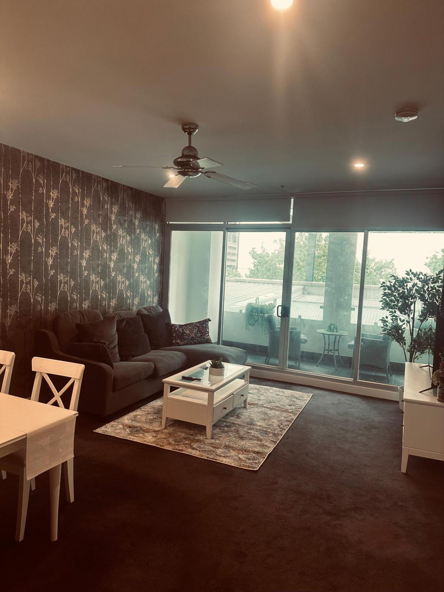 Urban Oasis 3 Brs & Parking Apartment *