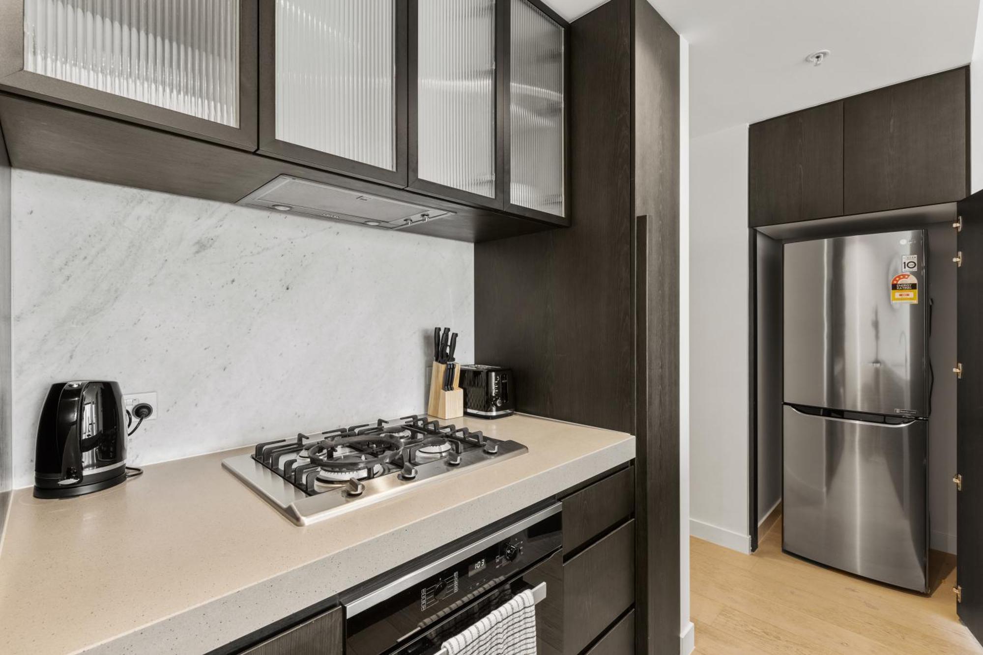 Panoramic View Two Bedrooms At Collins House Apartment *