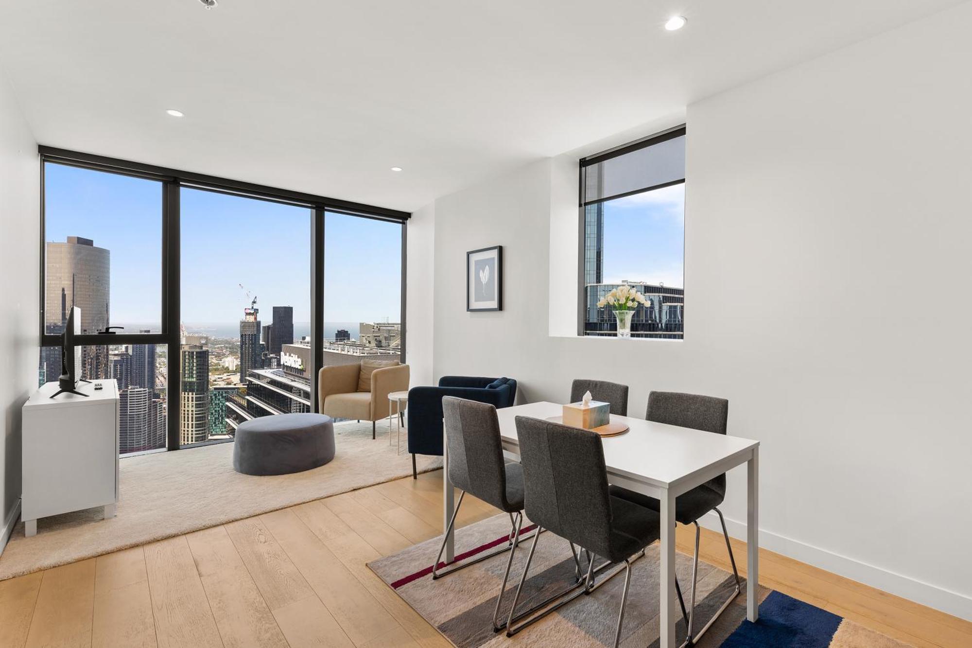 Panoramic View Two Bedrooms At Collins House