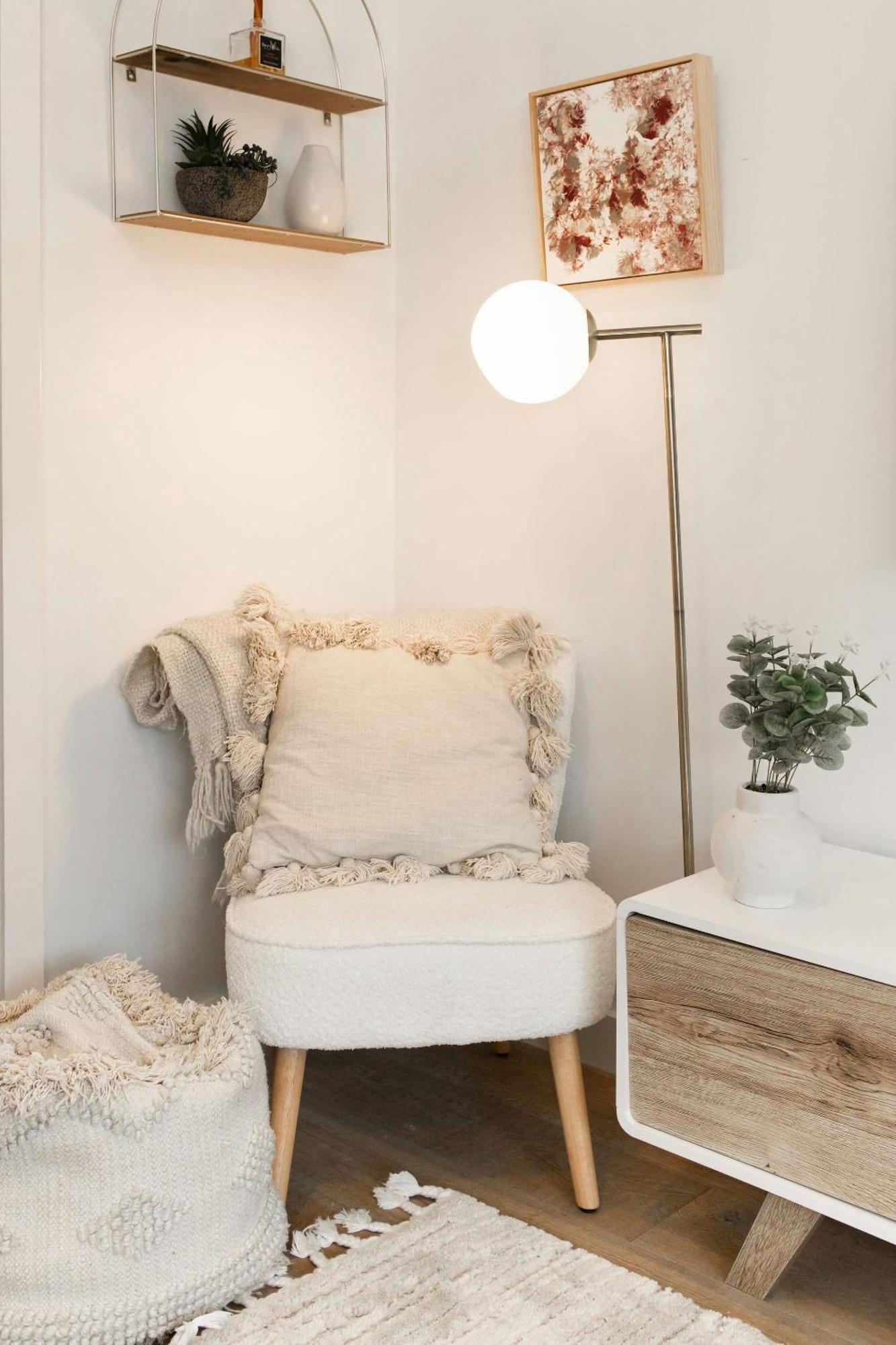 Sunny And Stylish One-bedroom *