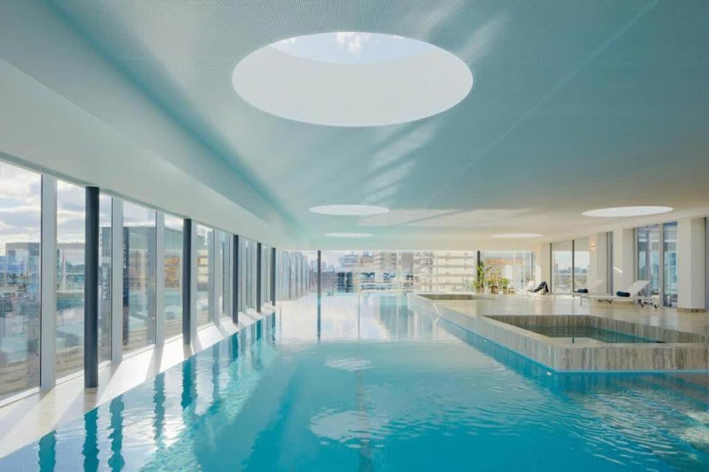 Luxury 2br - Stunning Bay View Cbd View Lv16 Apartment *
