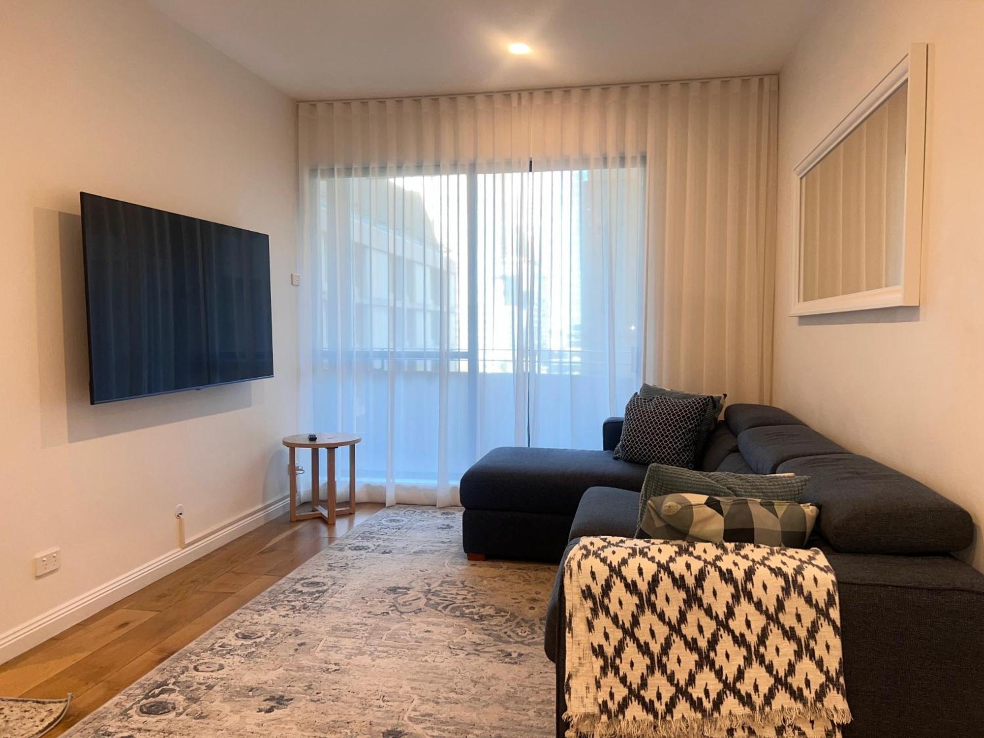 Exquisite 3br Exhibition With Gym & Pool Apartment