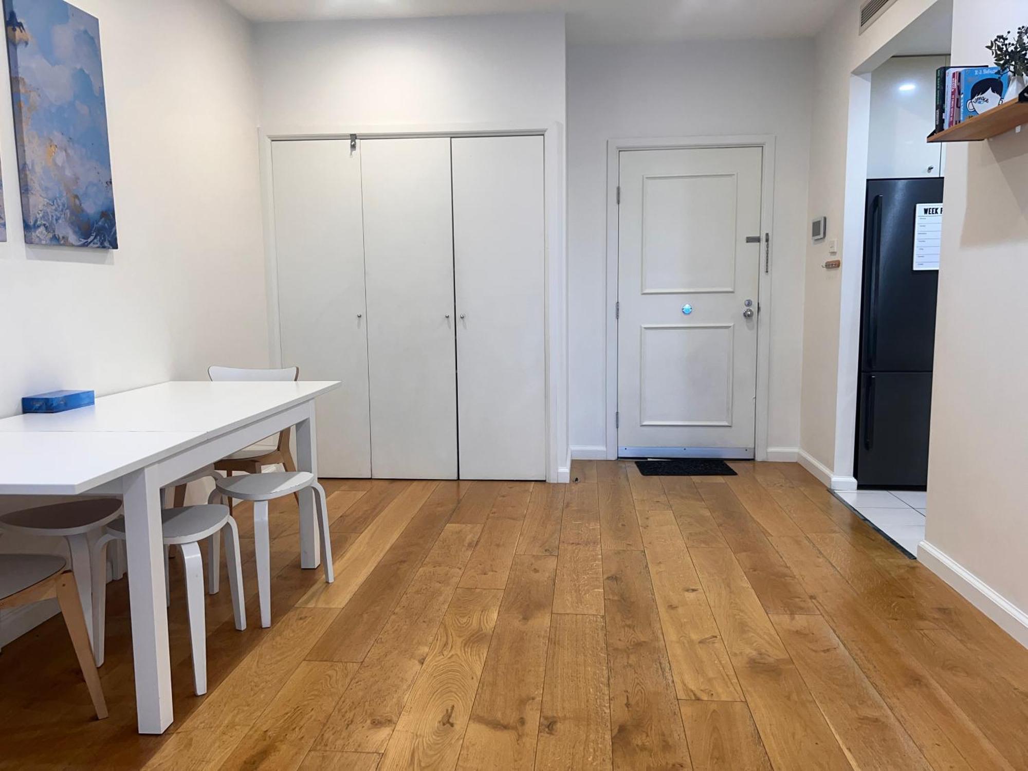 Exquisite 3br Exhibition With Gym & Pool Apartment