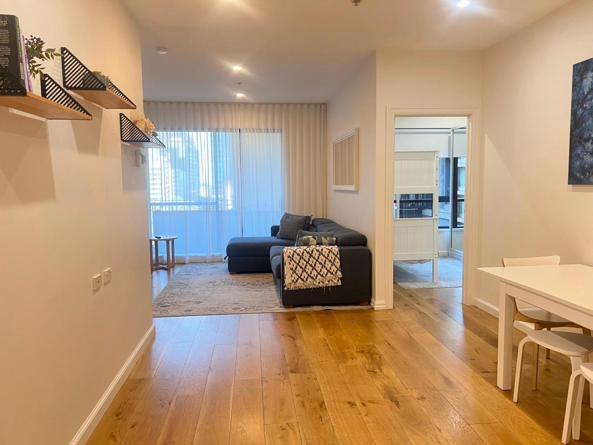 Apartment Exquisite 3br Exhibition With Gym & Pool Melbourne