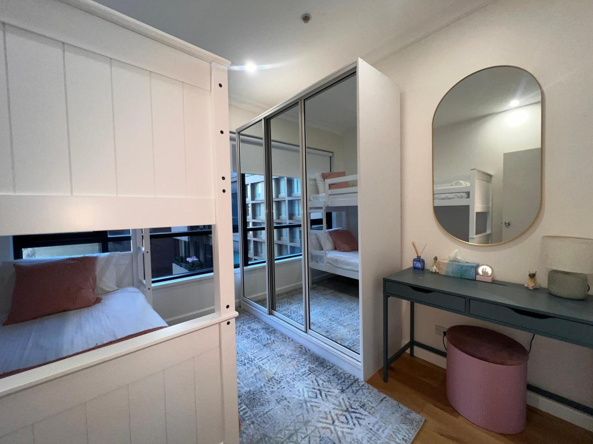 Exquisite 3br Exhibition With Gym & Pool * Melbourne