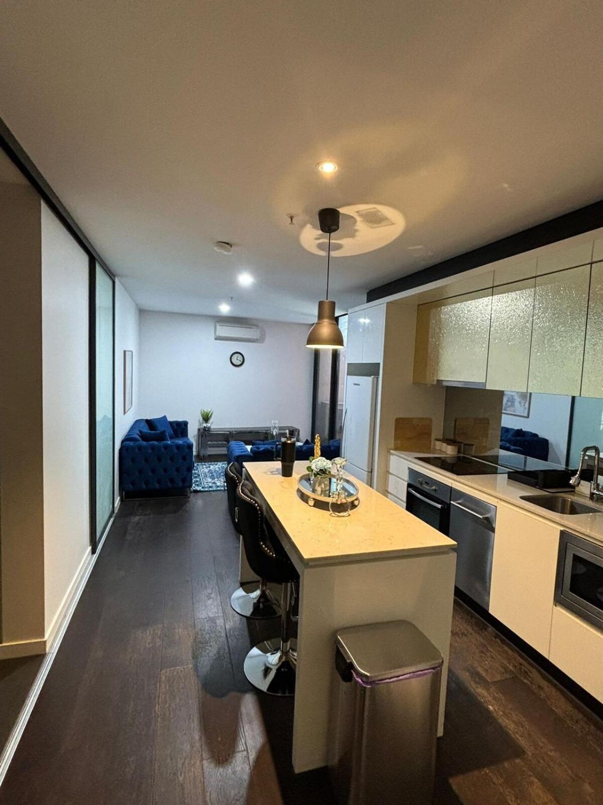 Apartment Luxurious 2 Bedroom Urban Retreat In The Heart Of