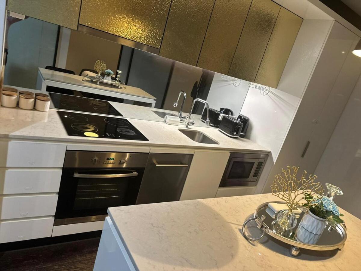 Apartment Luxurious 2 Bedroom Urban Retreat In The Heart Of *