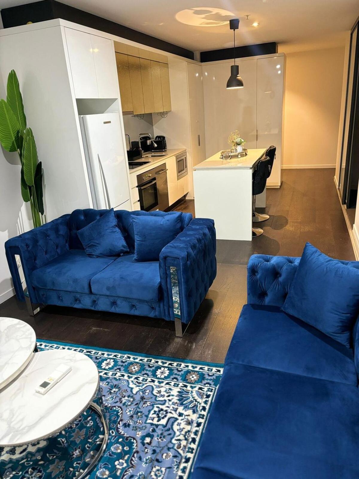Luxurious 2 Bedroom Urban Retreat In The Heart Of Melbourne