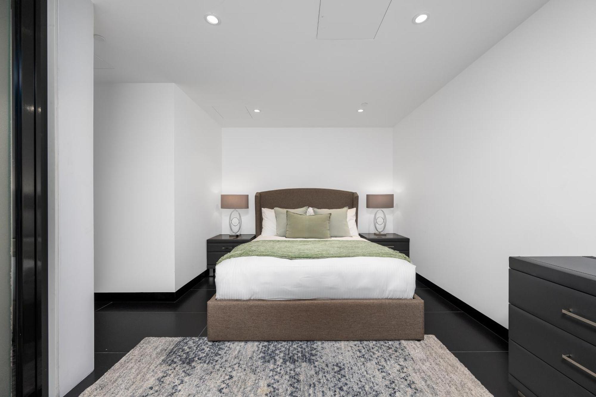 Luxurious Entire Floor Penthouse At Eureka Tower * Melbourne