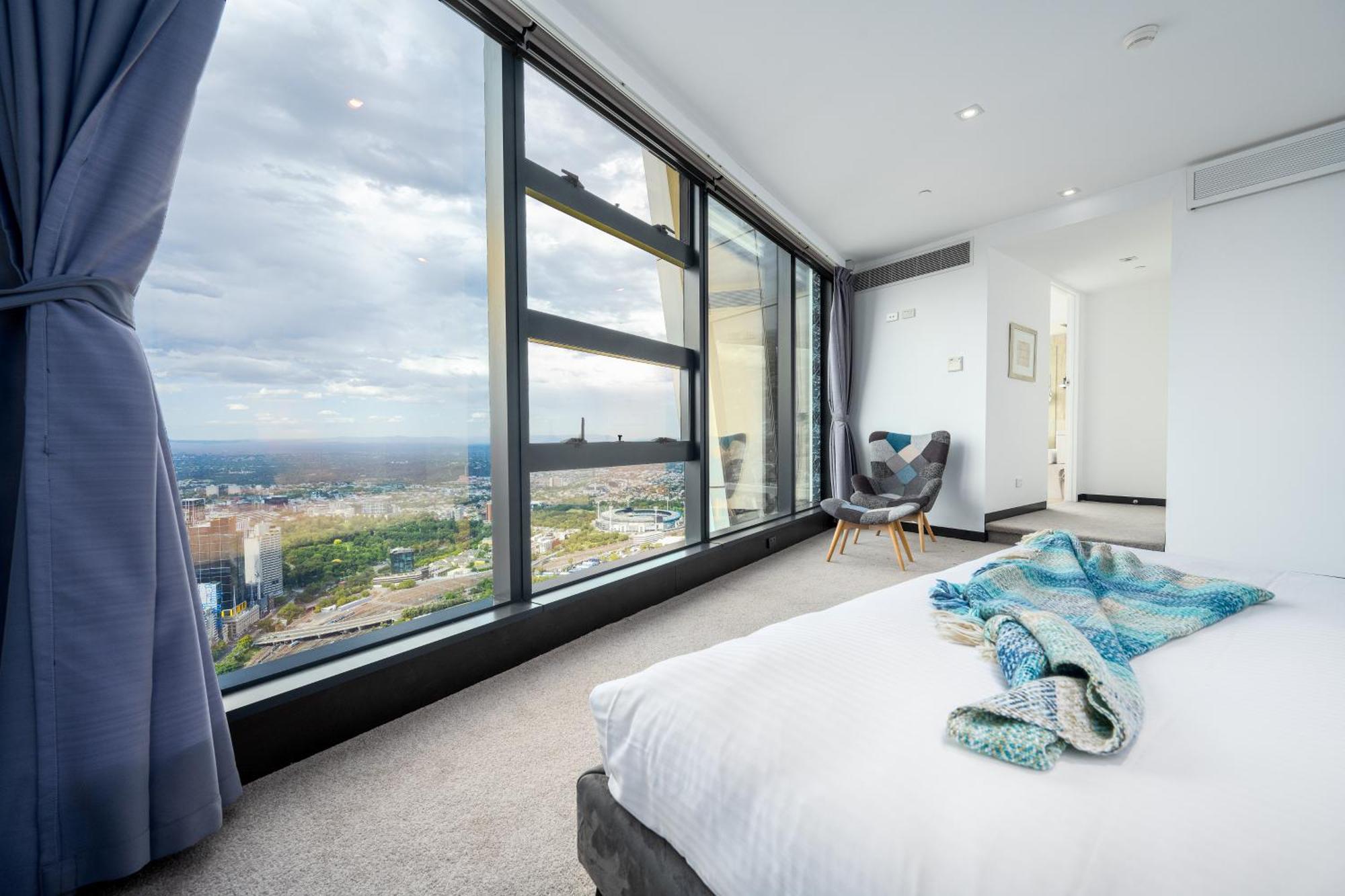 Luxurious Entire Floor Penthouse At Eureka Tower *
