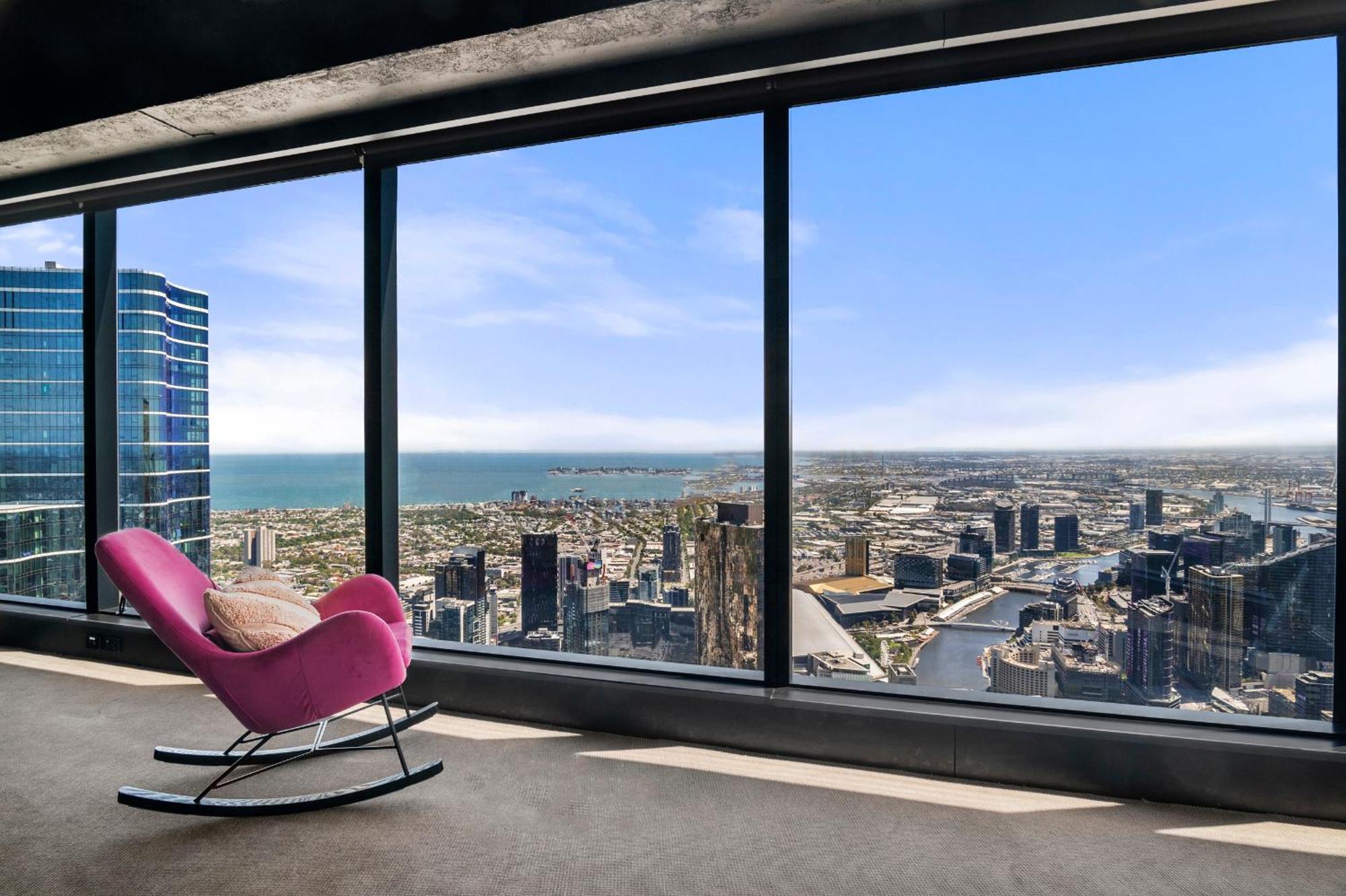Luxurious Entire Floor Penthouse At Eureka Tower Apartment