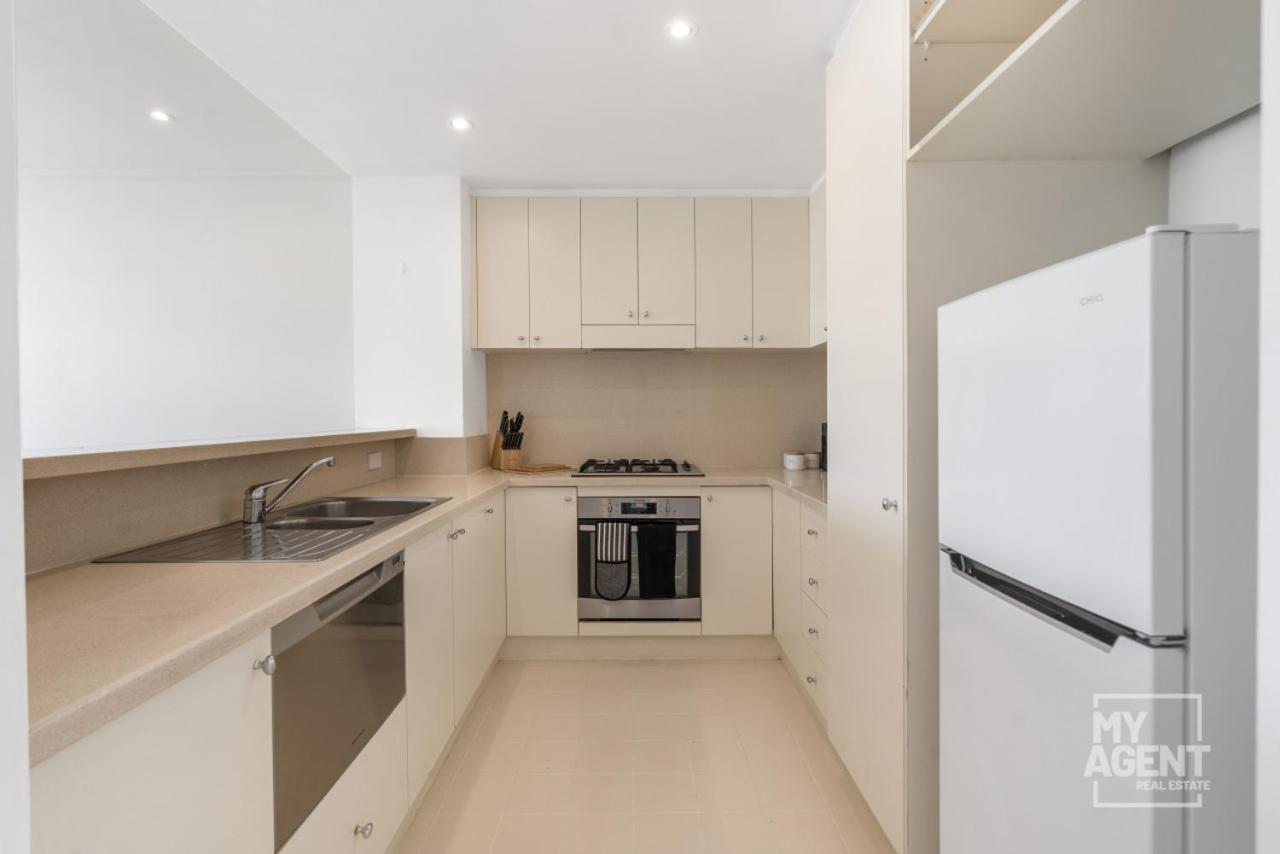 Apartment Bright Light Filled 1-bedroom