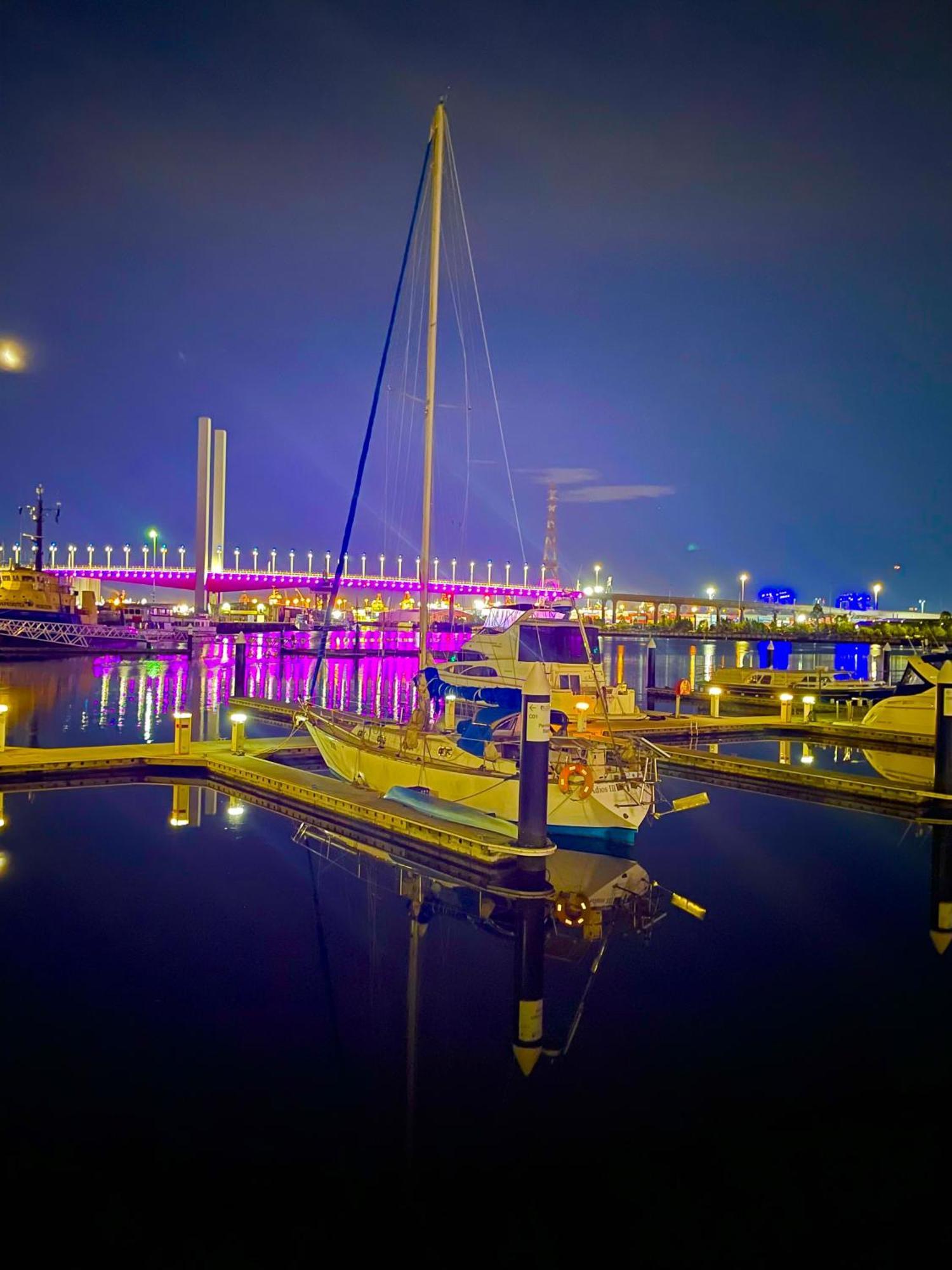 Yarra Accommodation-private Apartments-collins Wharf Waterfront, Docklands *