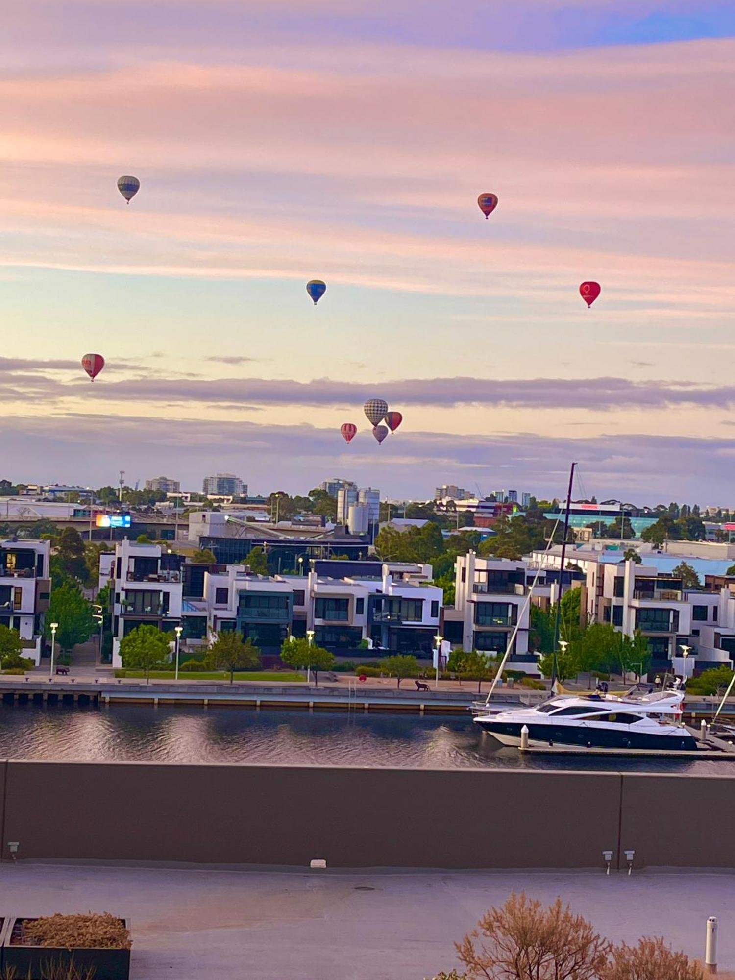Yarra Accommodation-private Apartments-collins Wharf Waterfront, Docklands * Melbourne