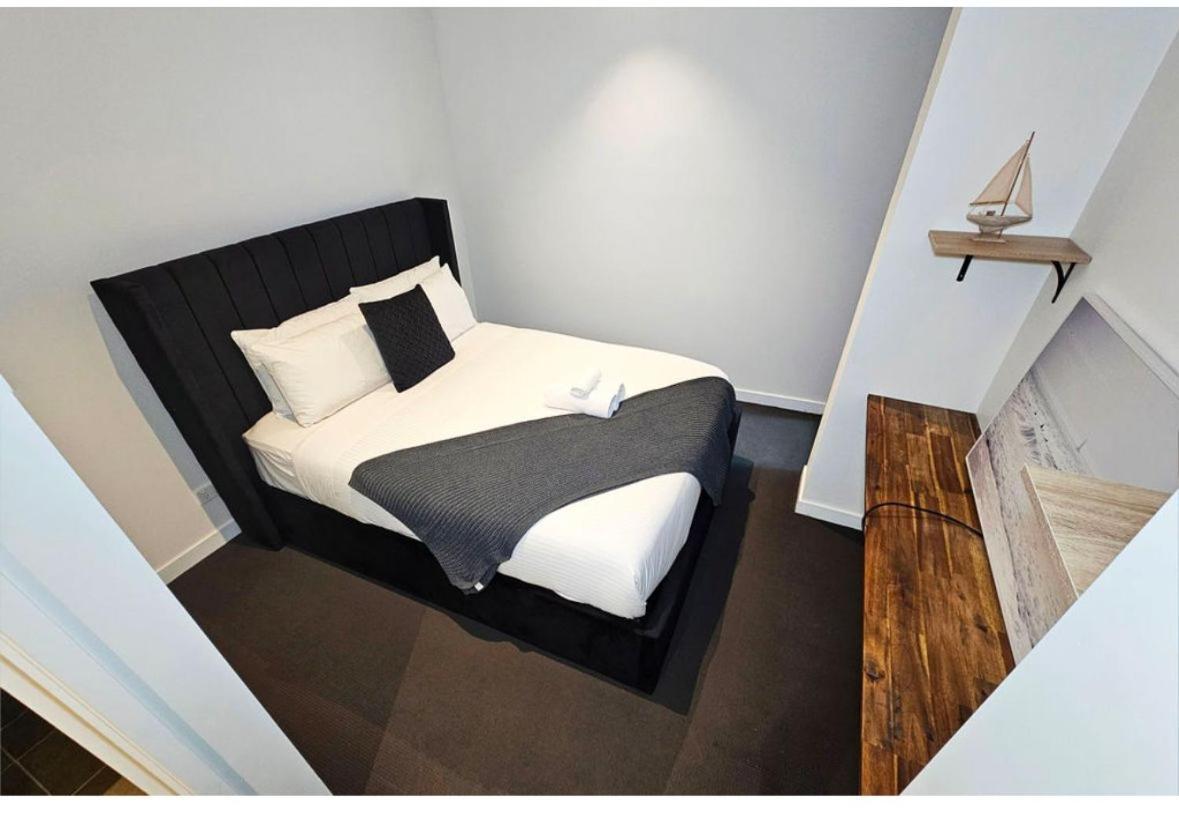 Apartment Luxurious 2 Bedroom Urban Retreat In The Heart Of