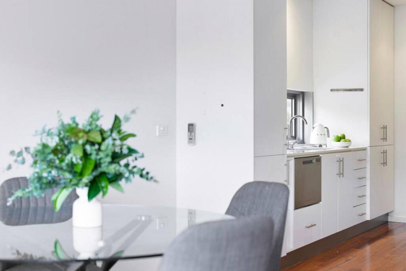 Lovely 2 Bedroom In Carlton *