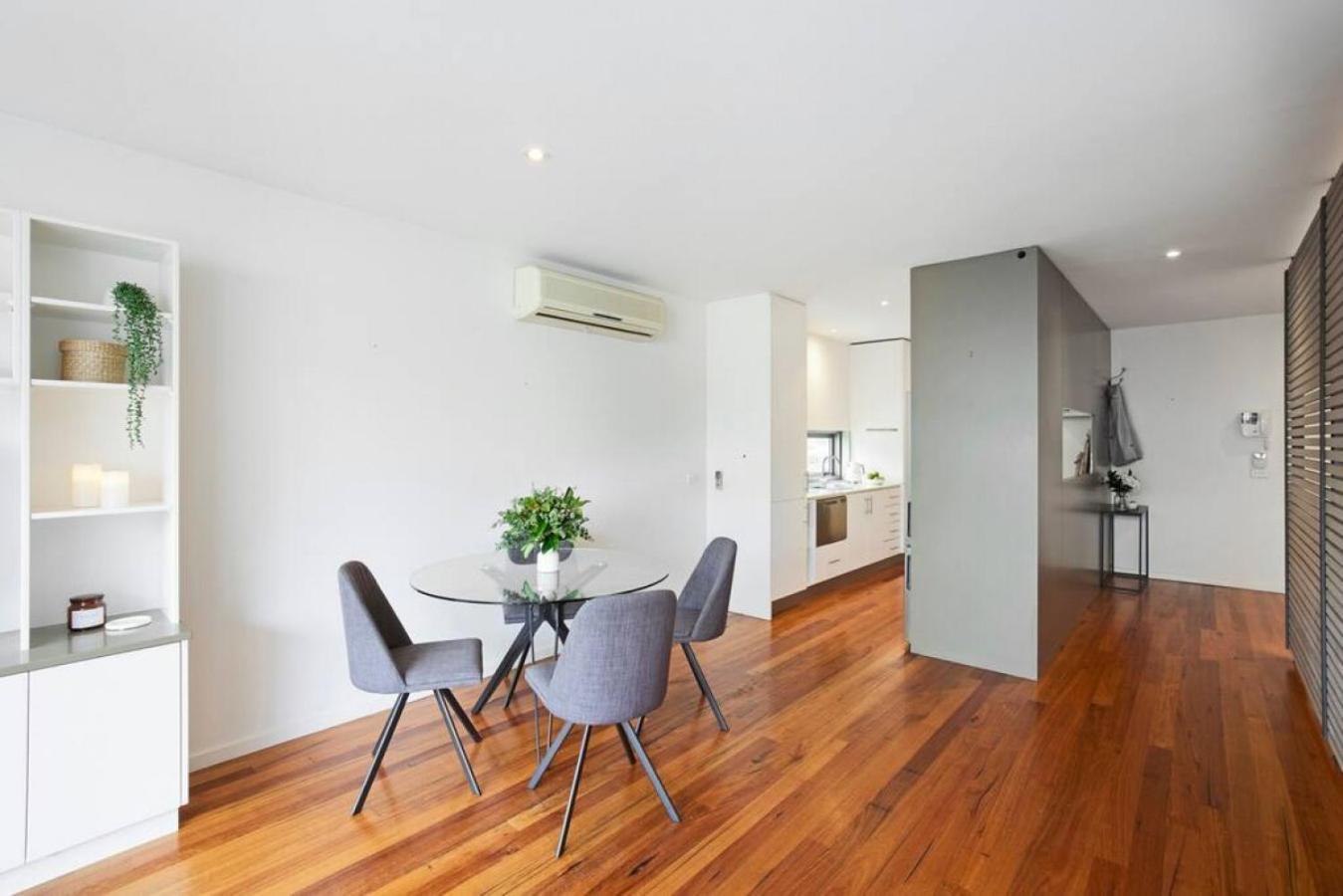 Lovely 2 Bedroom In Carlton * Melbourne