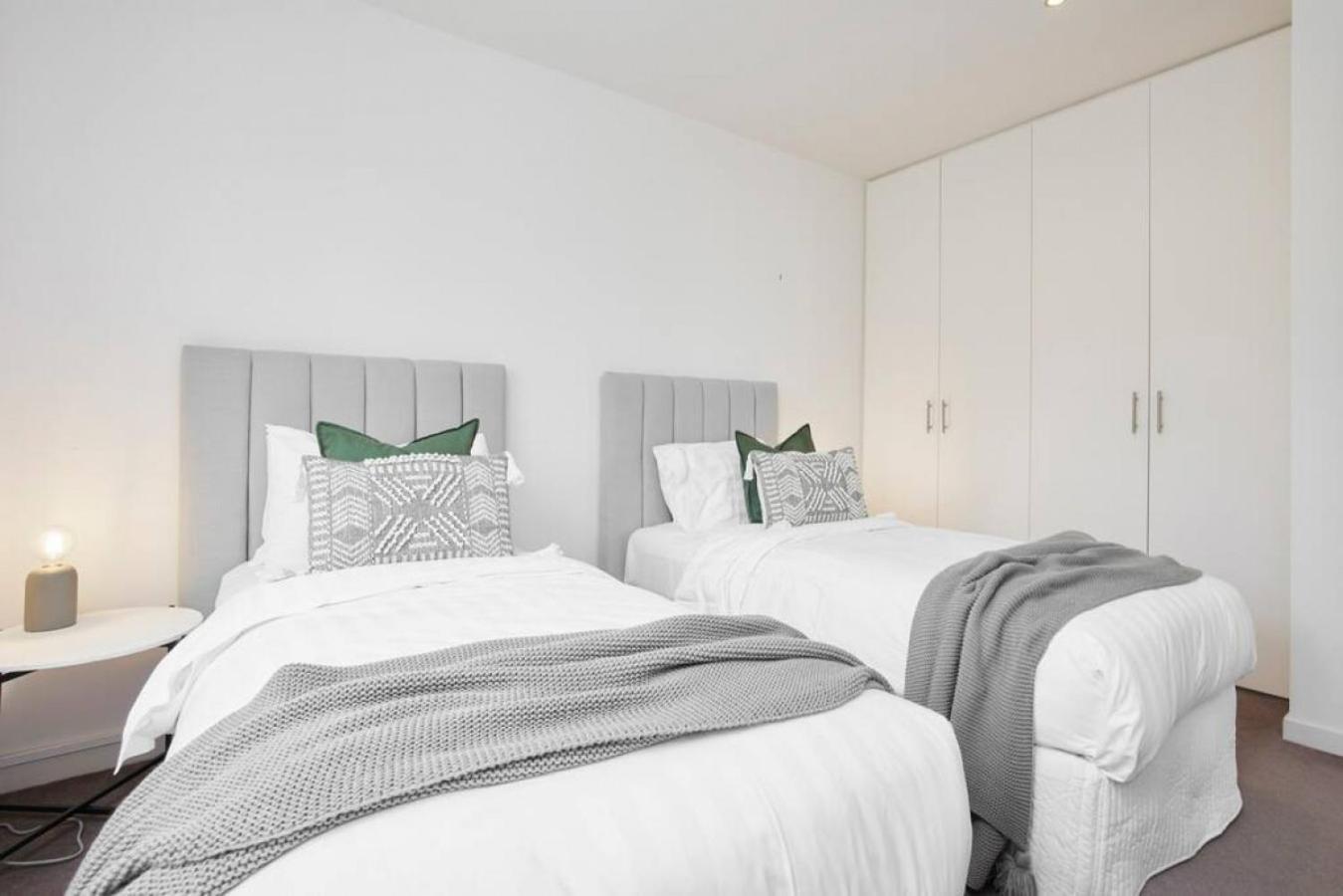 Lovely 2 Bedroom In Carlton Holiday home *