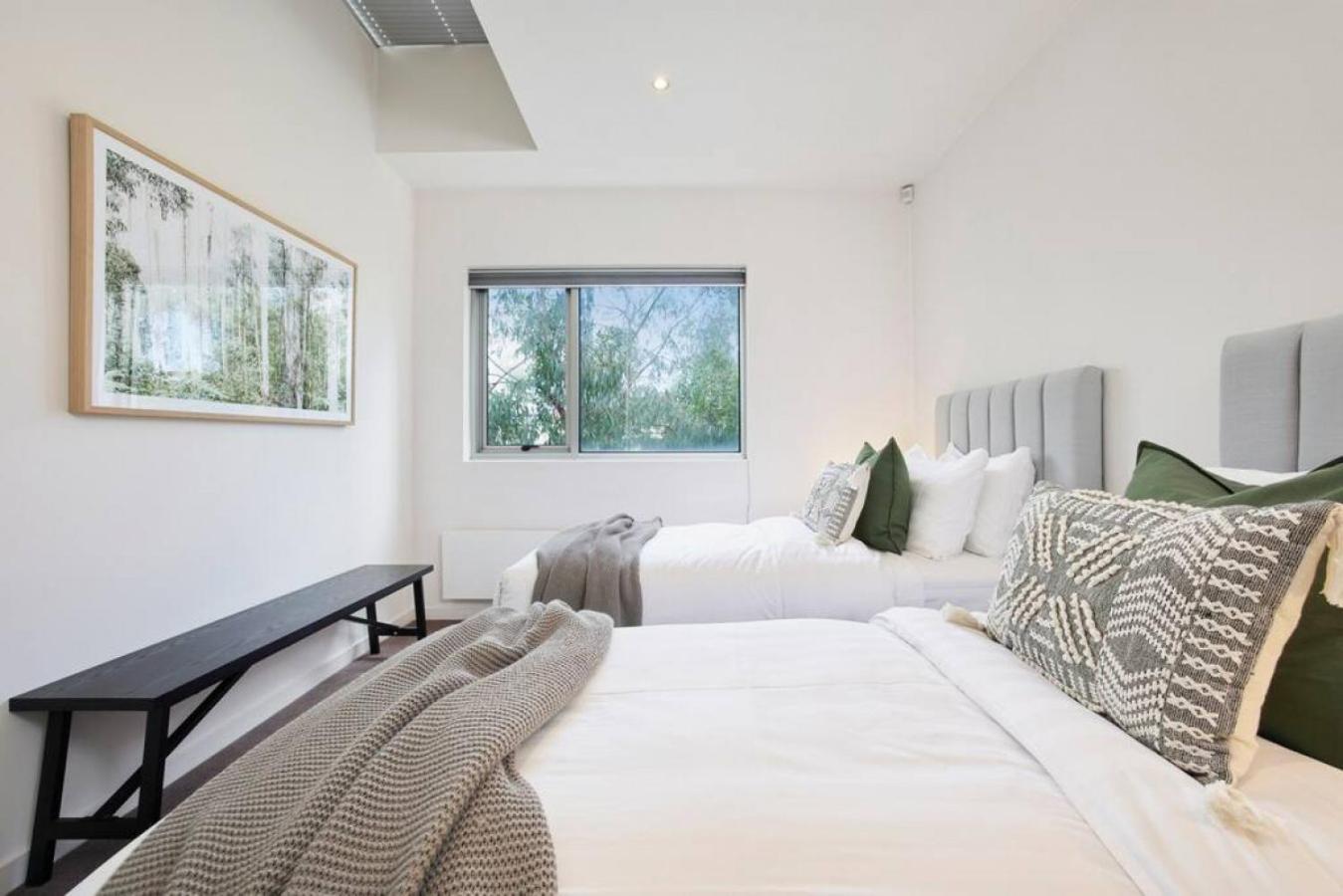 Lovely 2 Bedroom In Carlton