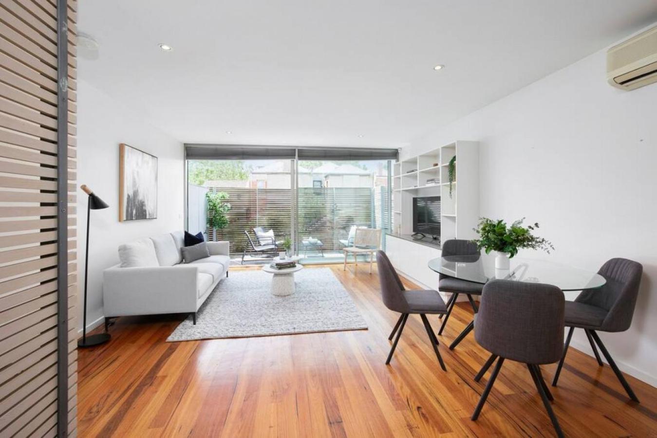 Lovely 2 Bedroom In Carlton Holiday home Melbourne