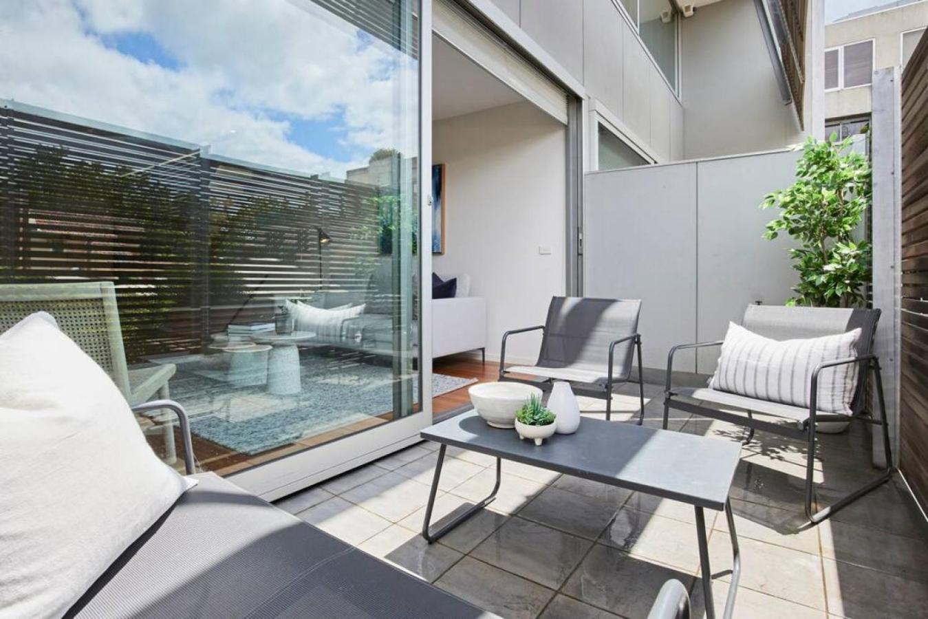 Lovely 2 Bedroom In Carlton