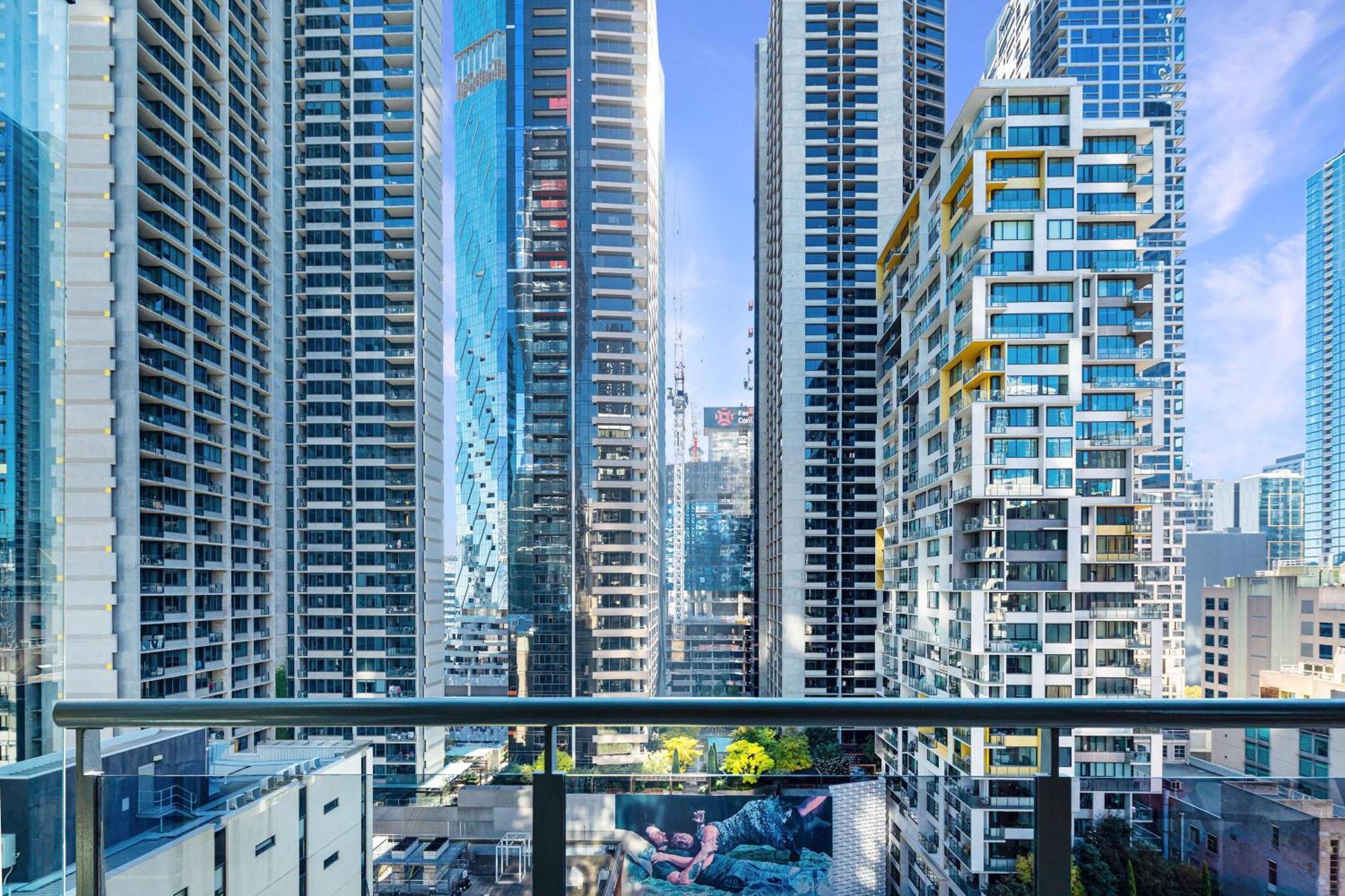 Cbd With A C Balcony & Pool Apartamento *