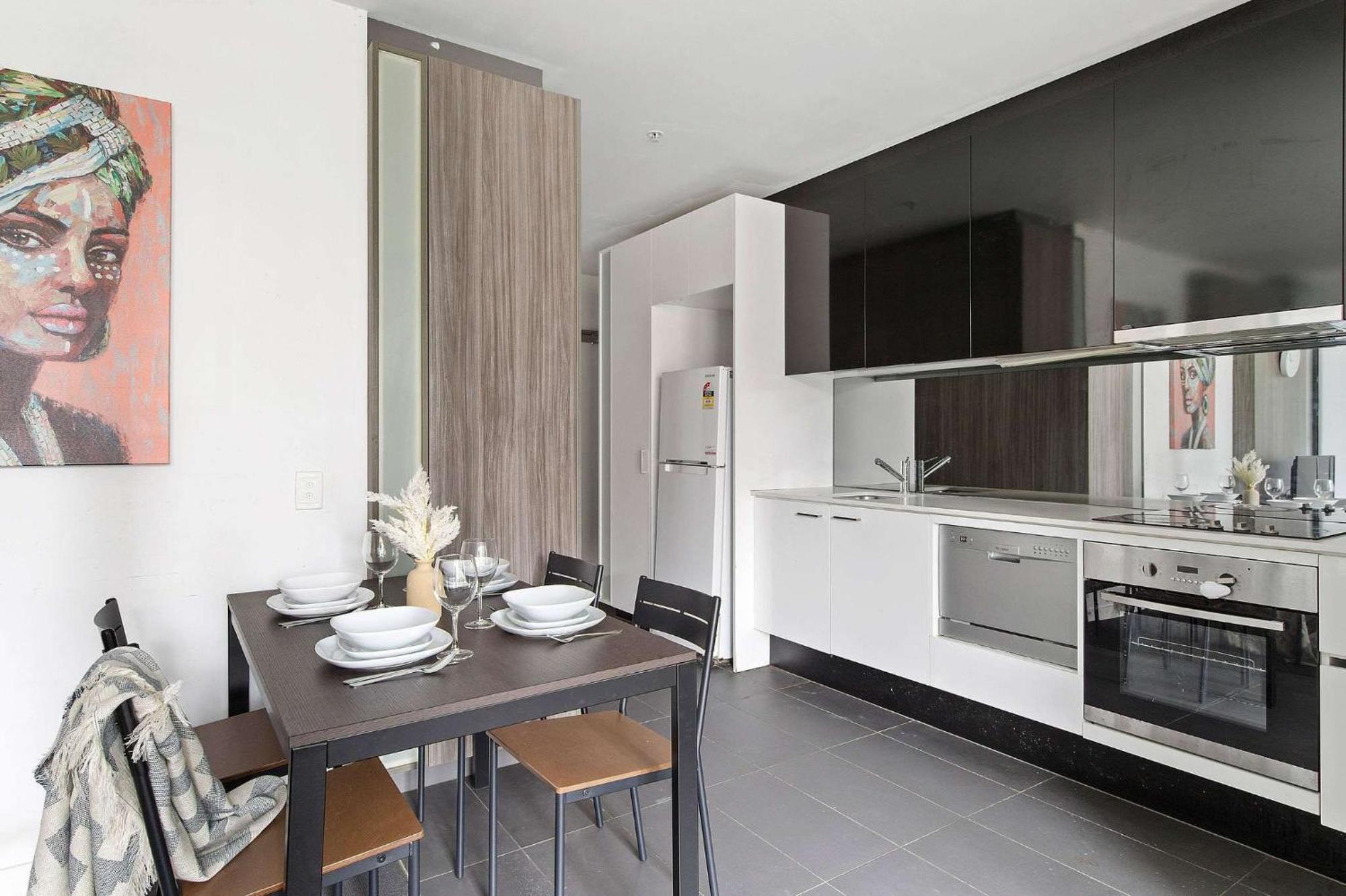 Apartment Spacious 2br Walk To Southern Cross Station