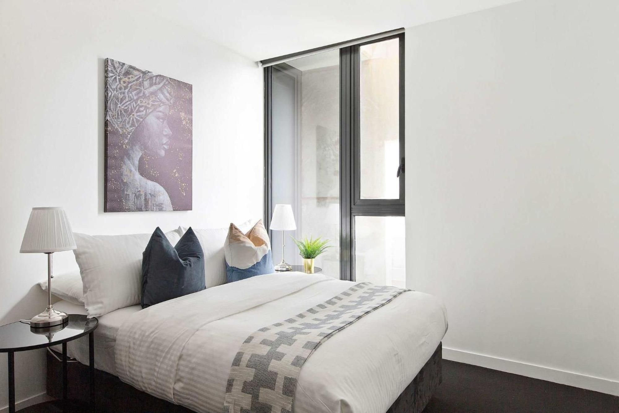 Spacious 2br Walk To Southern Cross Station Apartment *