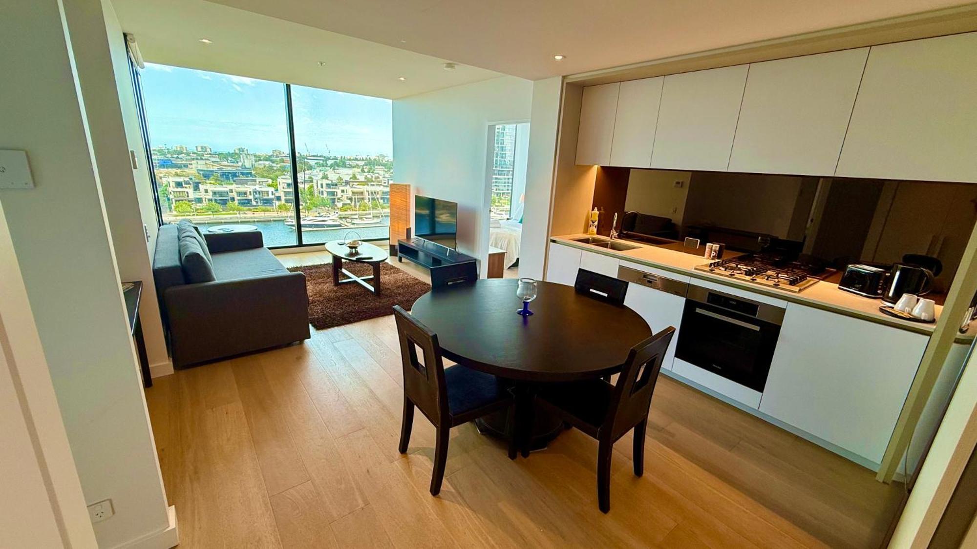 Yarra Accommodation-private Apartments-collins Wharf Waterfront, Docklands Homestay Melbourne
