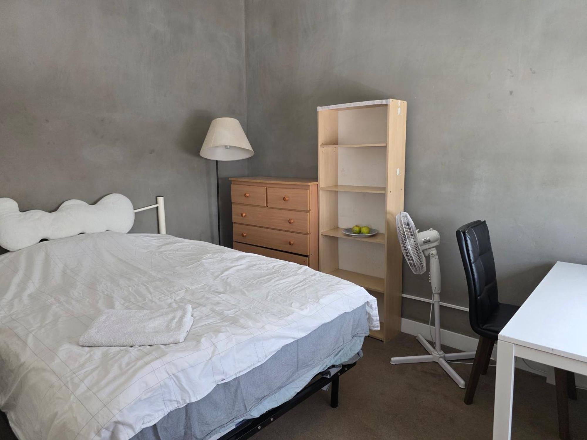 With Wide Single Bed Free Tram To Cbd & Southern Cross Station *