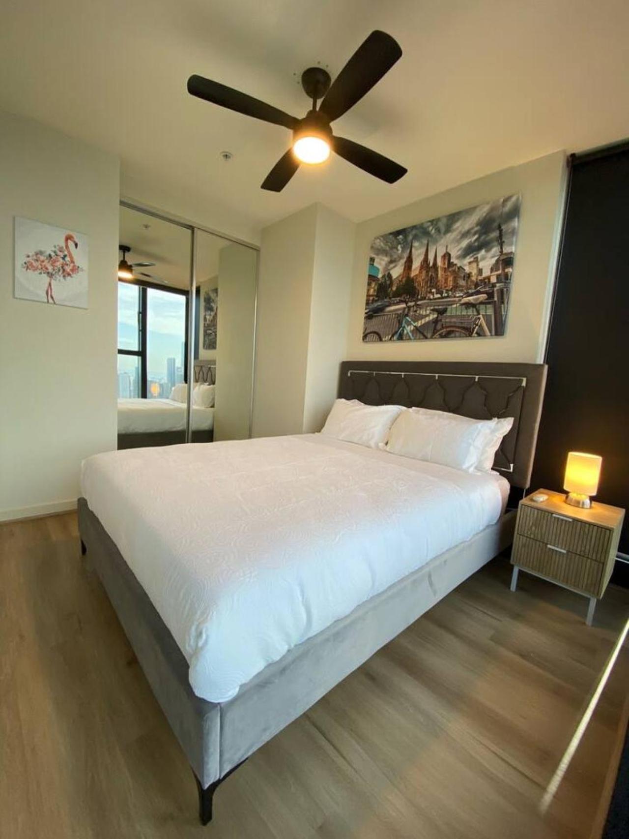 Cbd Southern Cross Collins St Ocean View Balcony Apartment Melbourne