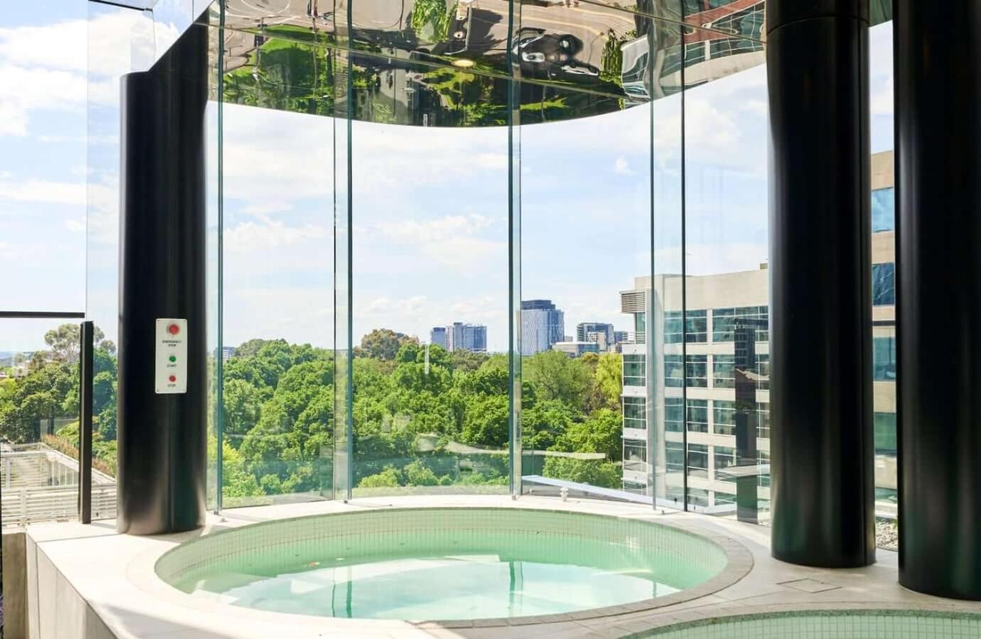 49th Floor Escape With Stunning Views Apartment