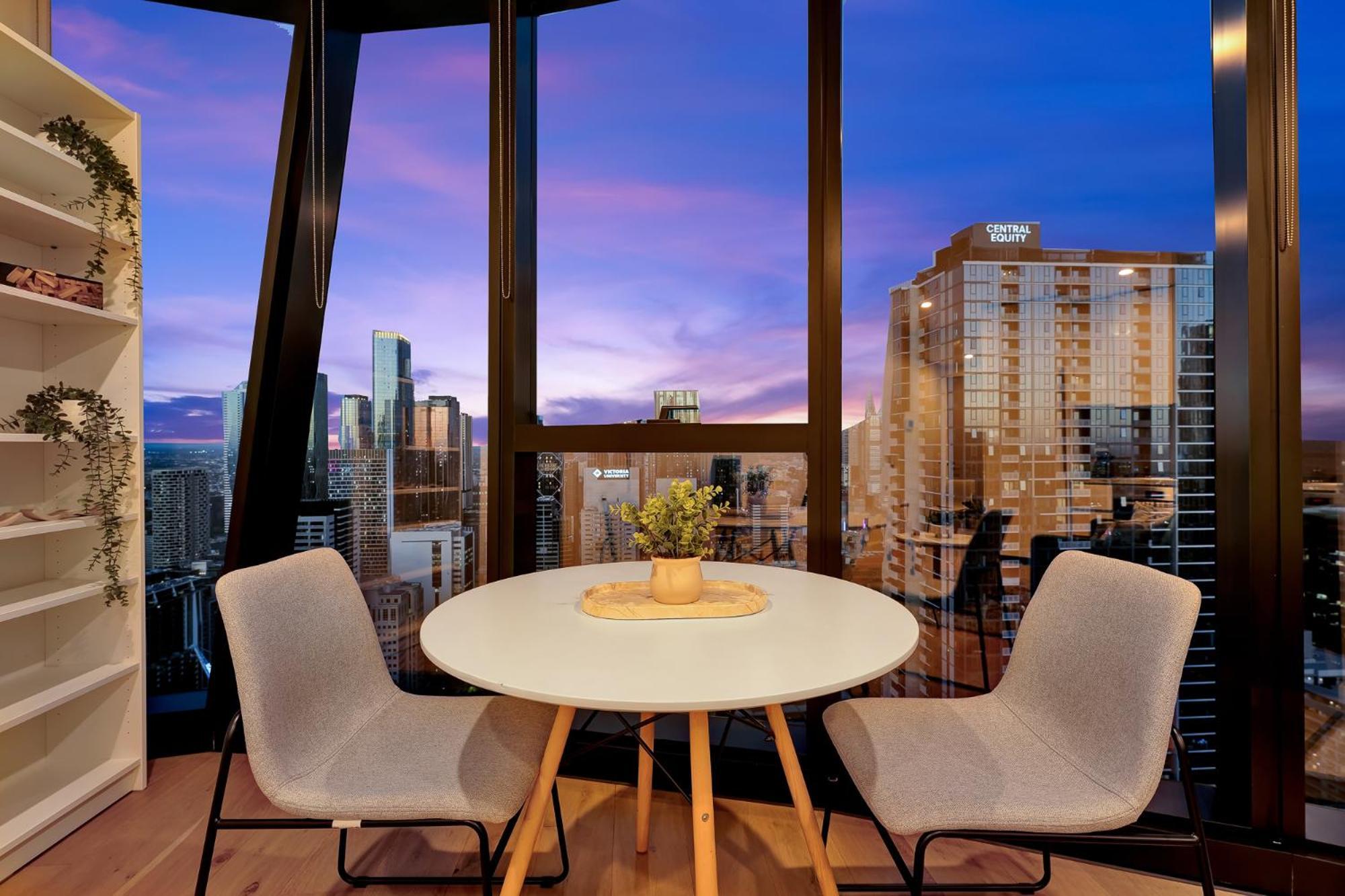 Apartment 49th Floor Escape With Stunning Views *