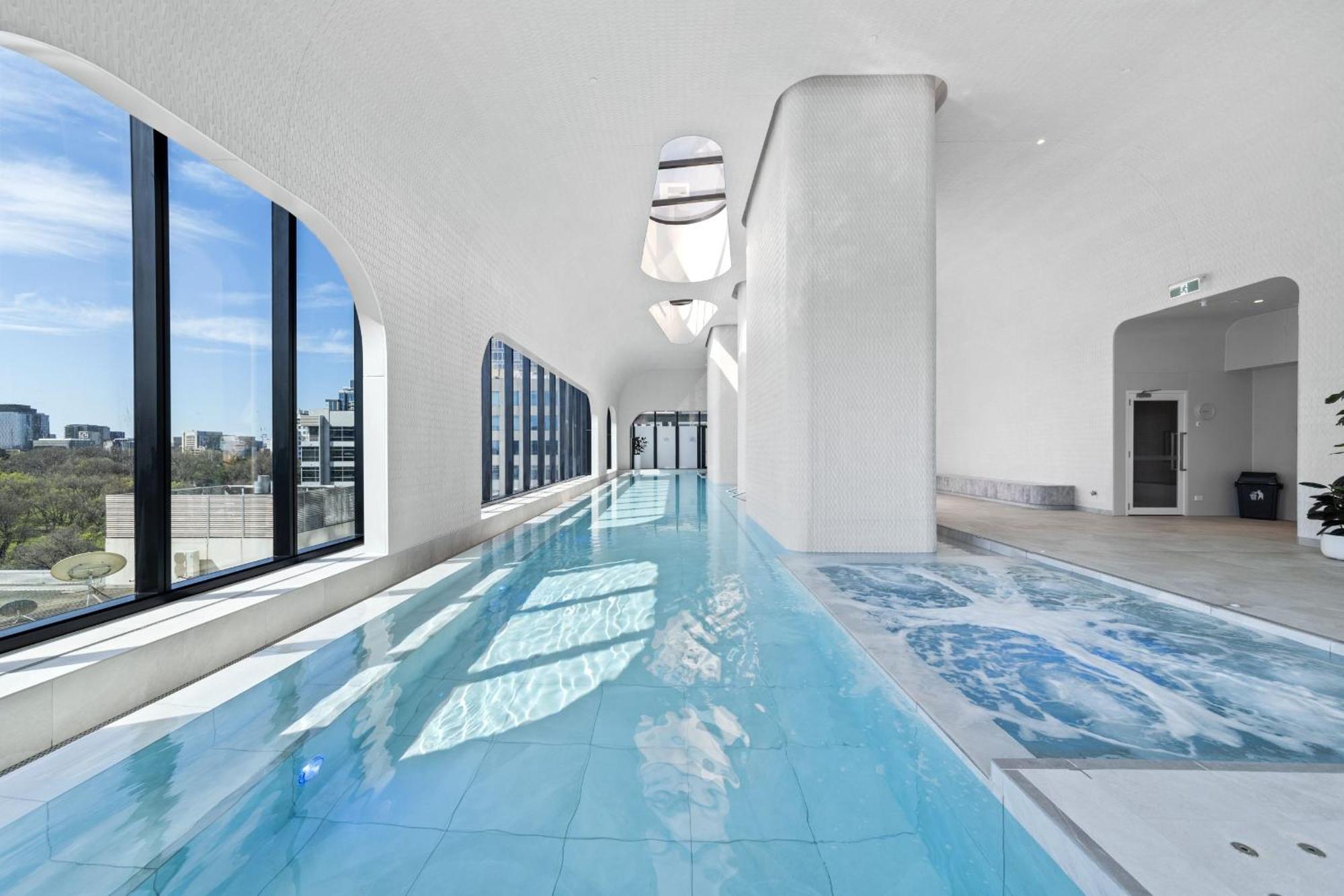 49th Floor Escape With Stunning Views * Melbourne