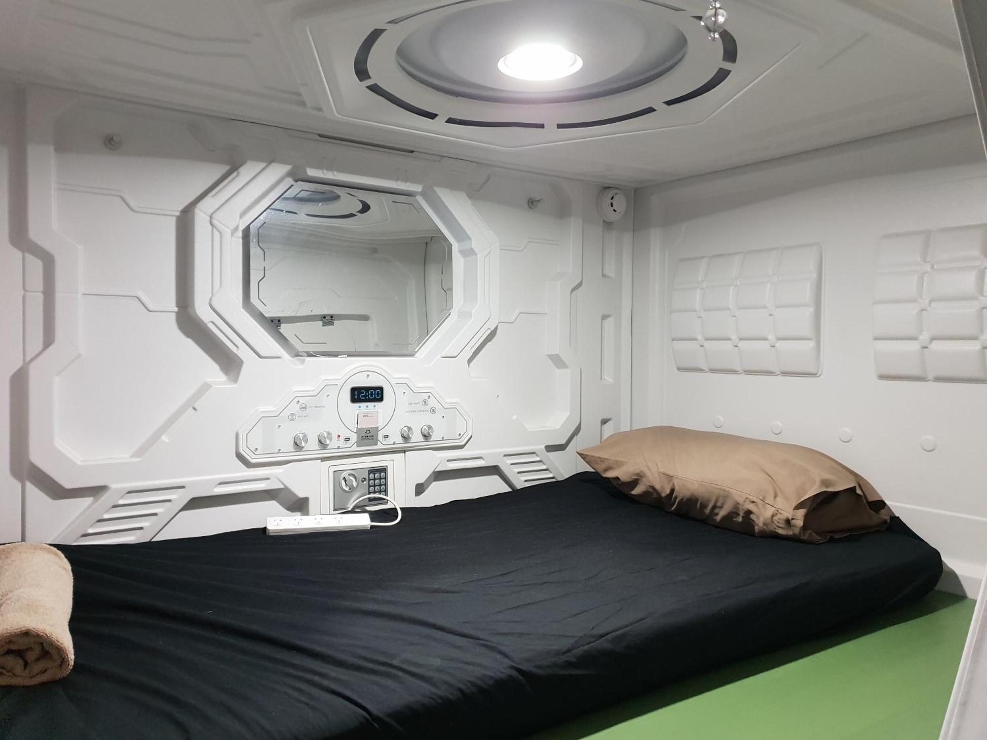 Homestay Abbotsford Private & Pods - 15 Charles Melbourne