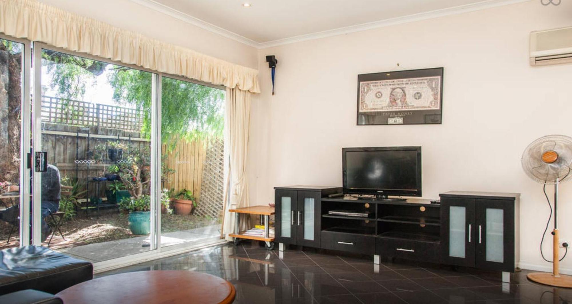 Homestay Abbotsford Private & Pods - 15 Charles Melbourne