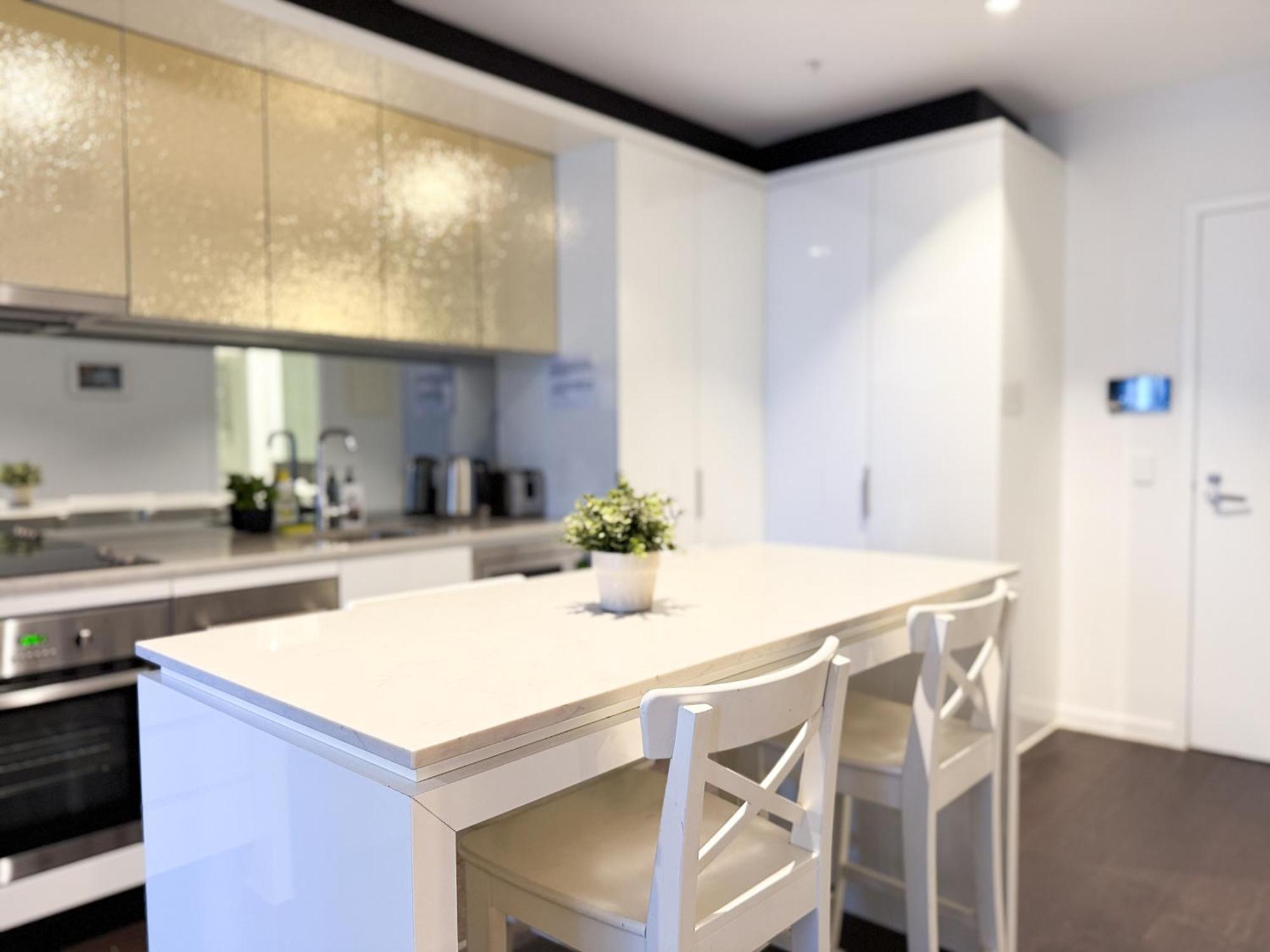 Apartment Modern Luxe Chic 2br Near Southern Cross Station