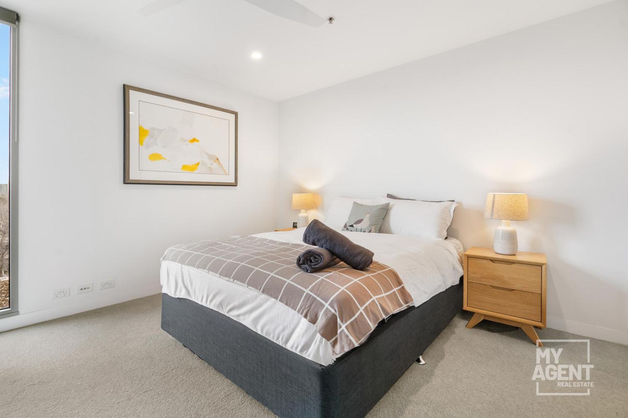 Experience Port On Delightful Dow Street Melbourne