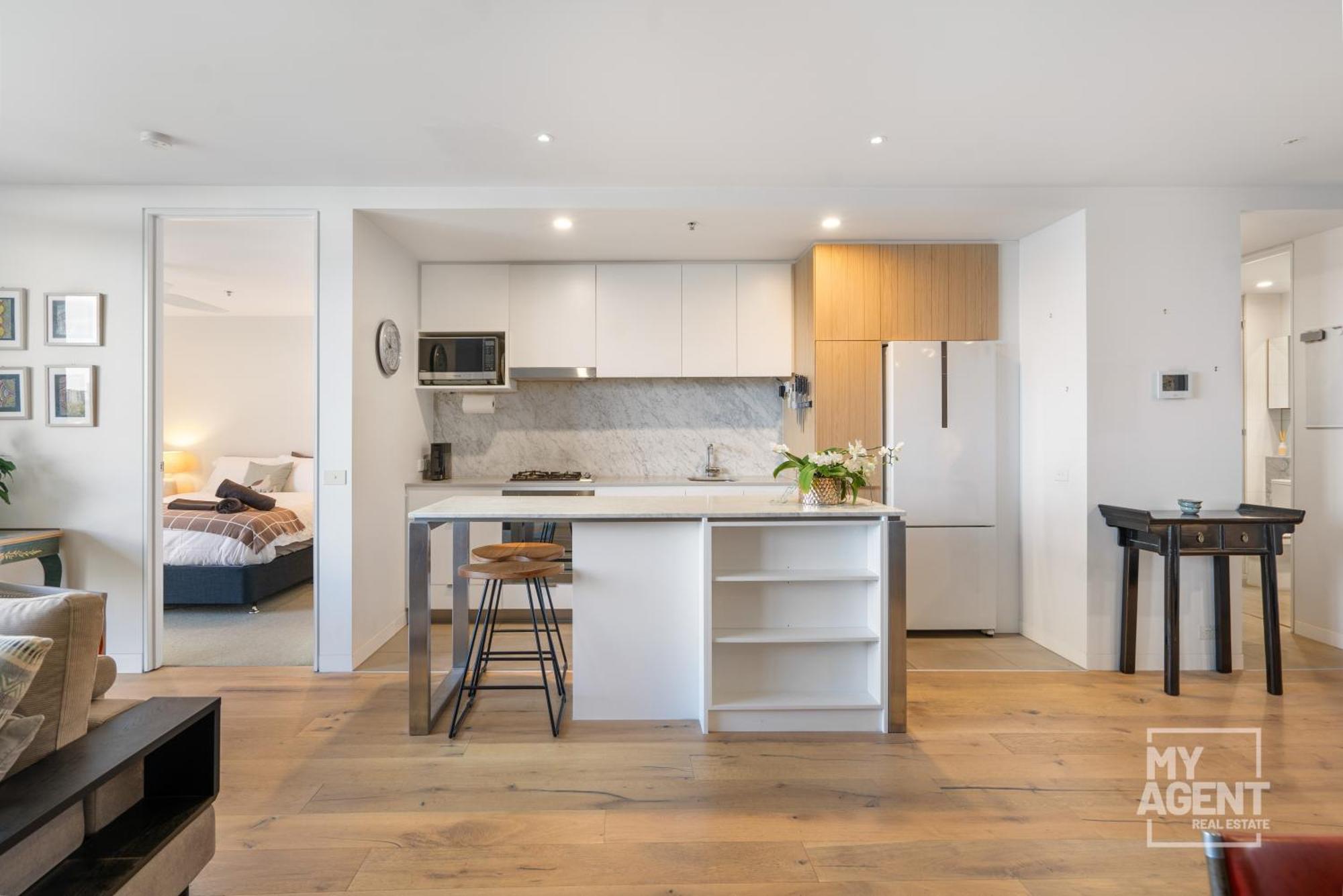 Experience Port On Delightful Dow Street Melbourne