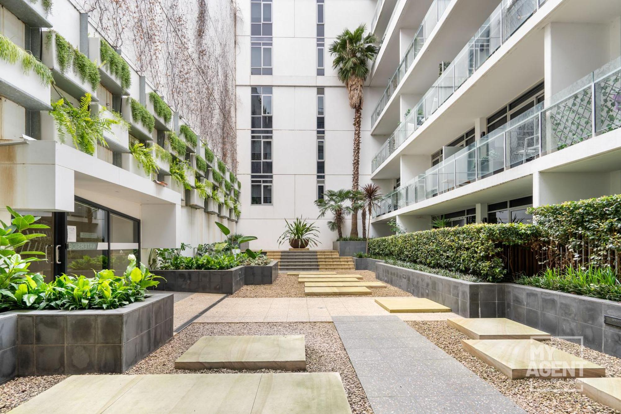 Experience Port On Delightful Dow Street *