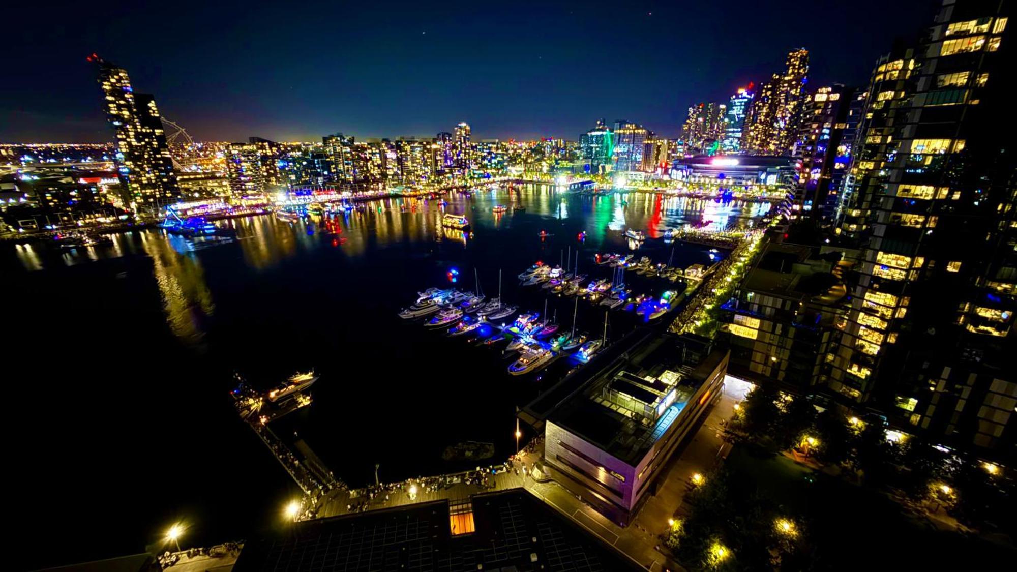 Homestay Yarra Accommodation-private Apartments-collins Wharf Waterfront, Docklands *