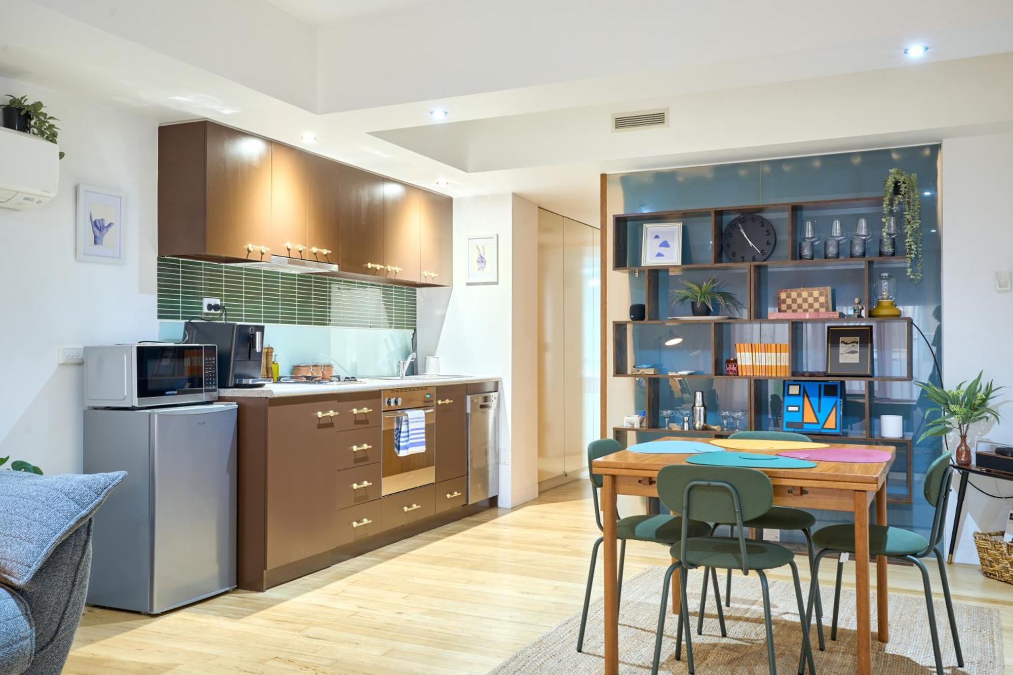 Heritage Hideaway - Refurbished Flinders St Gem