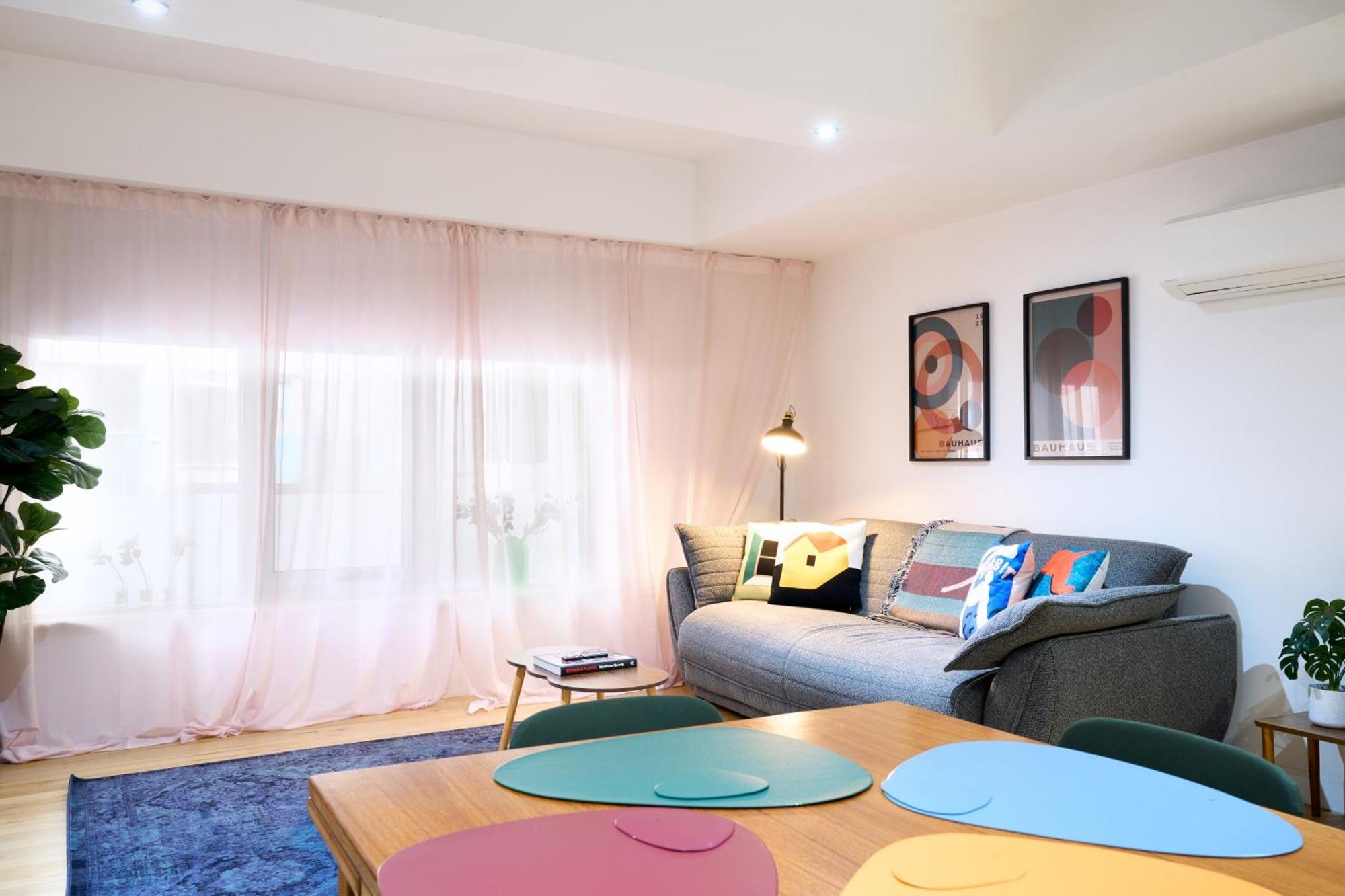 Heritage Hideaway - Refurbished Flinders St Gem Apartment Melbourne